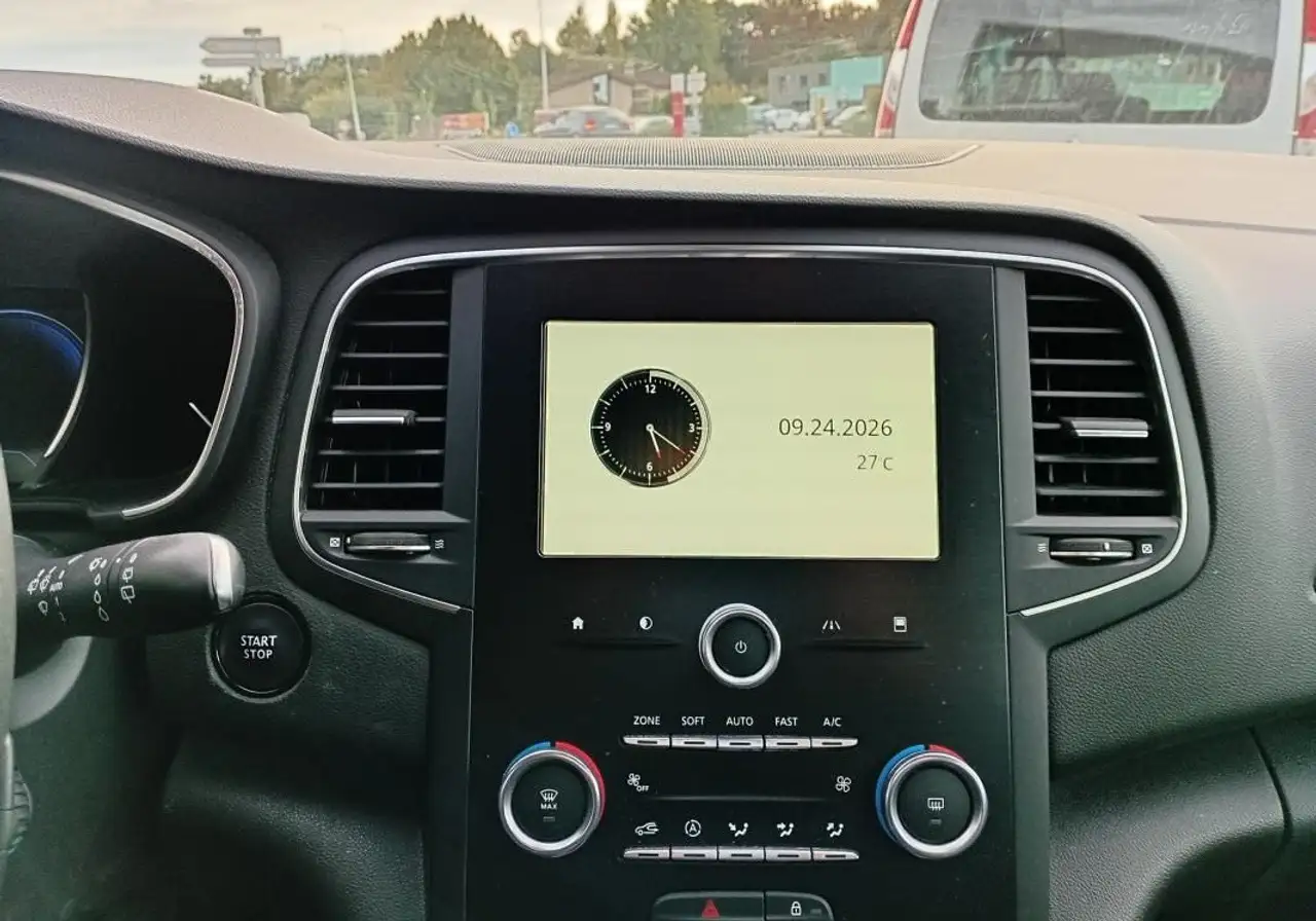 Renault Megane Citadine 5 portes — photo 7