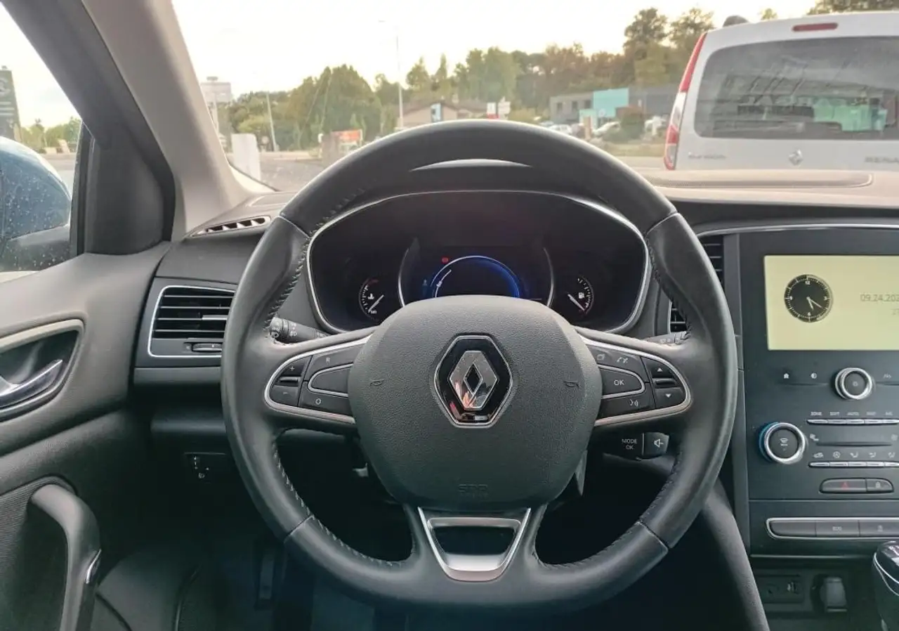 Renault Megane Citadine 5 portes — photo 6