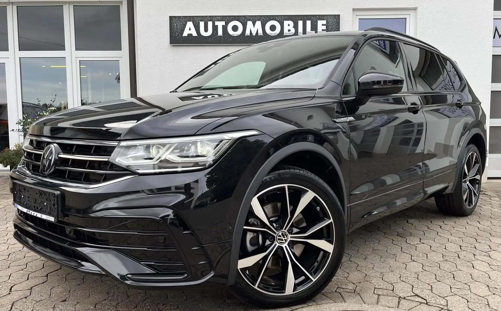Volkswagen Tiguan Allspace R-Line Black 4x4 2.0 TSI DSG AHK Schwarz - 1