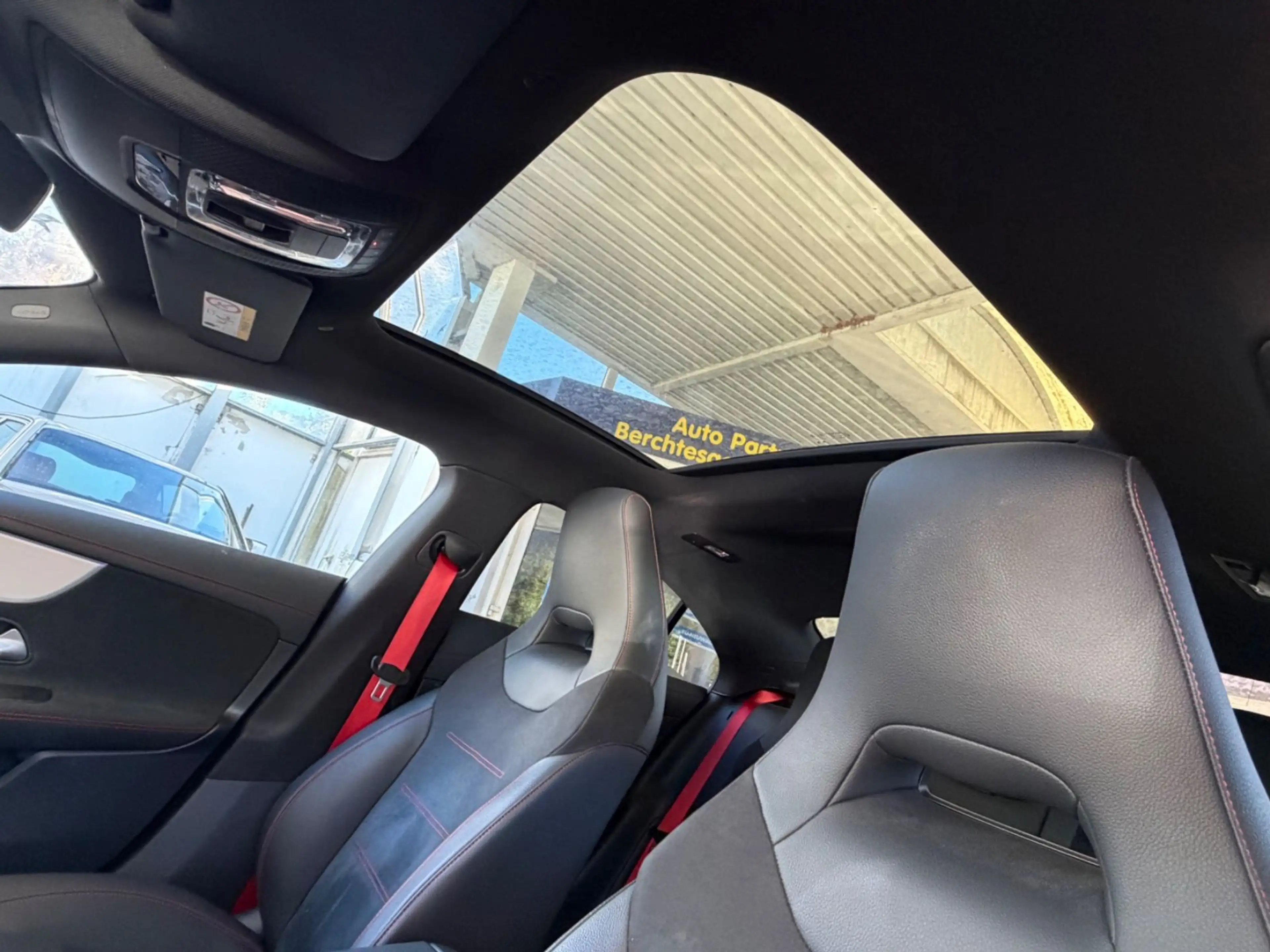 Mercedes-Benz CLA 35 AMG 4M Premium+ — photo 10