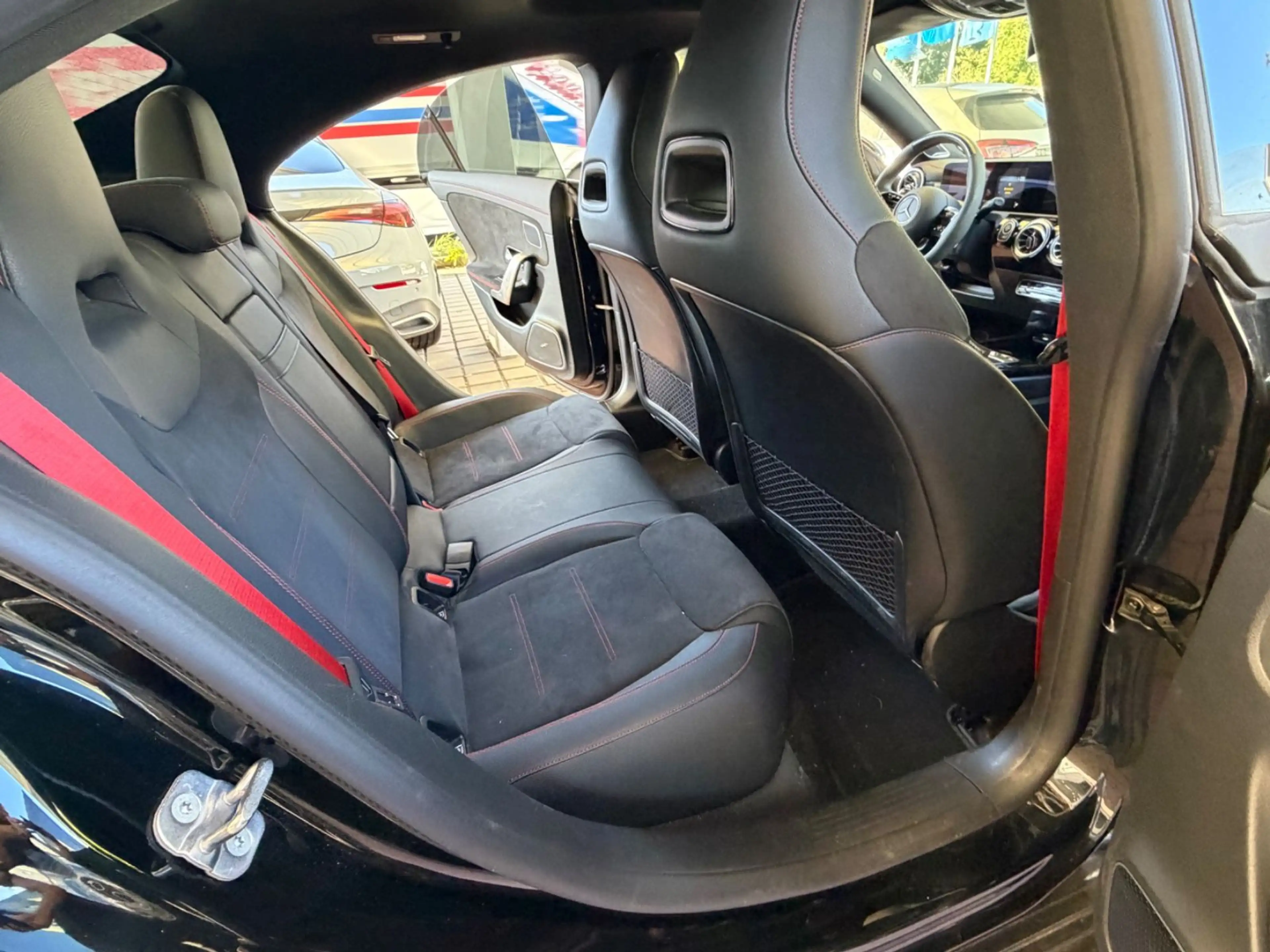 Mercedes-Benz CLA 35 AMG 4M Premium+ — photo 8