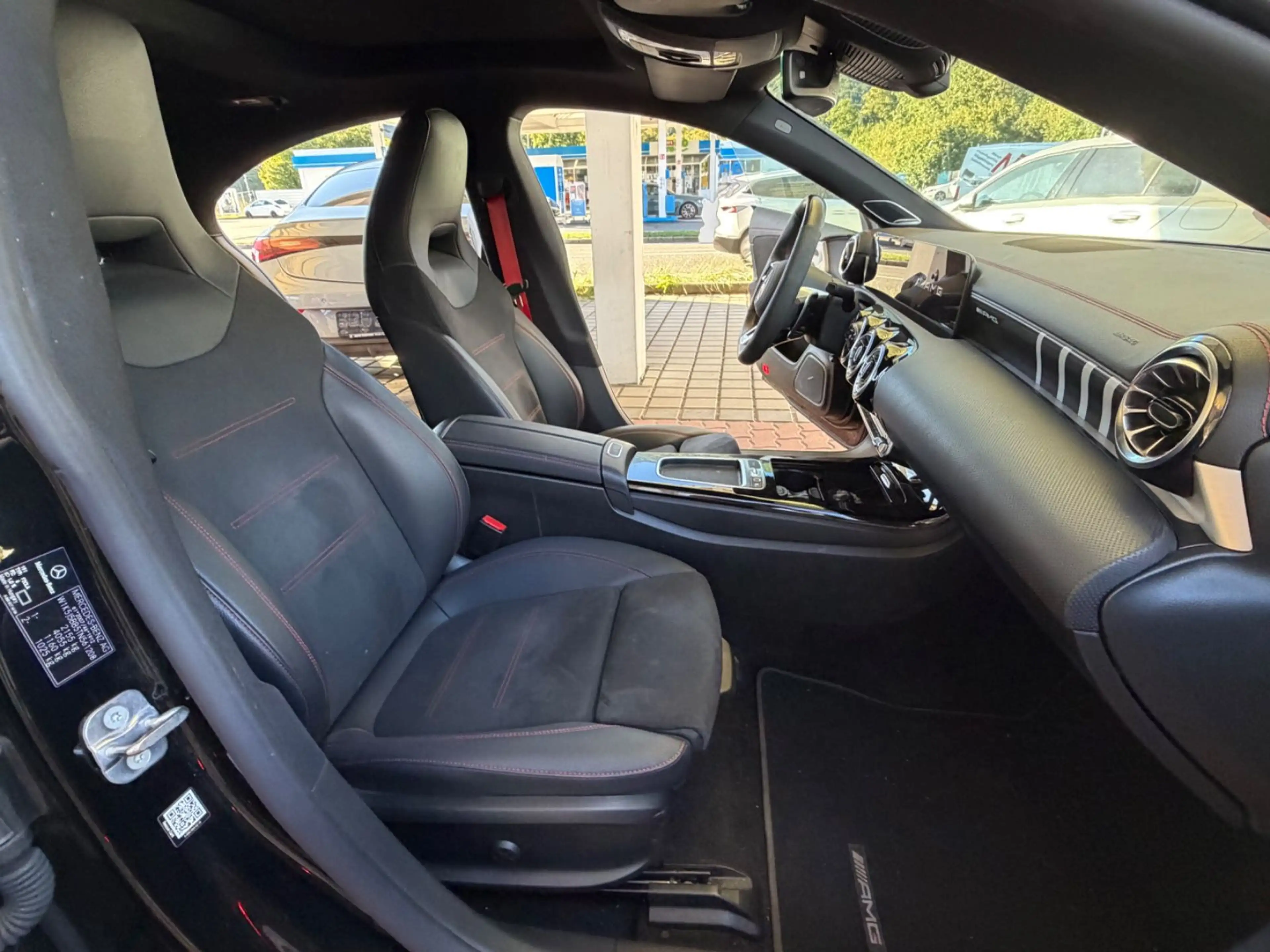 Mercedes-Benz CLA 35 AMG 4M Premium+ — photo 7