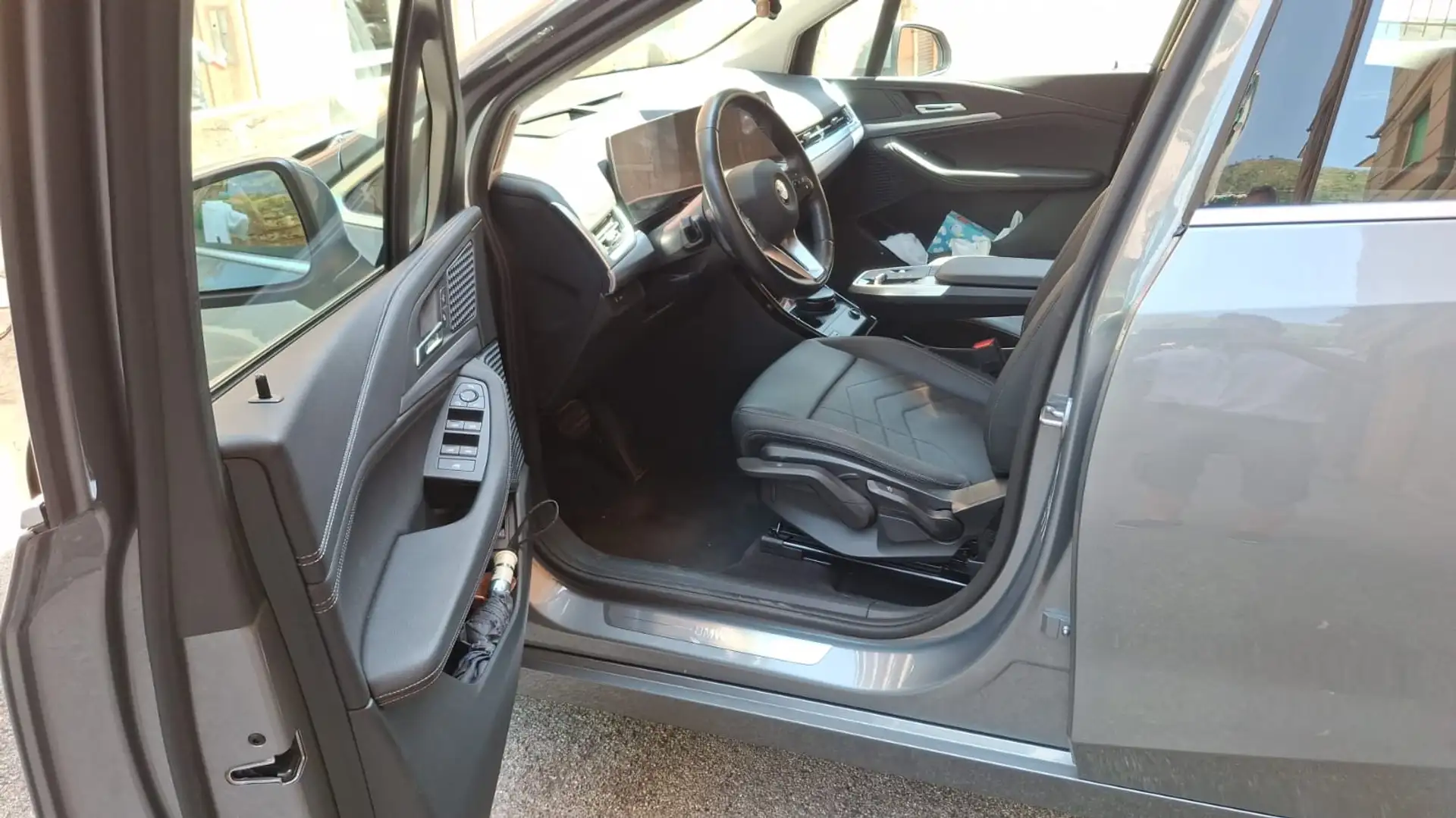 BMW 220 Serie 2 Active Tourer 220i 48V Luxury auto Grigio - 2