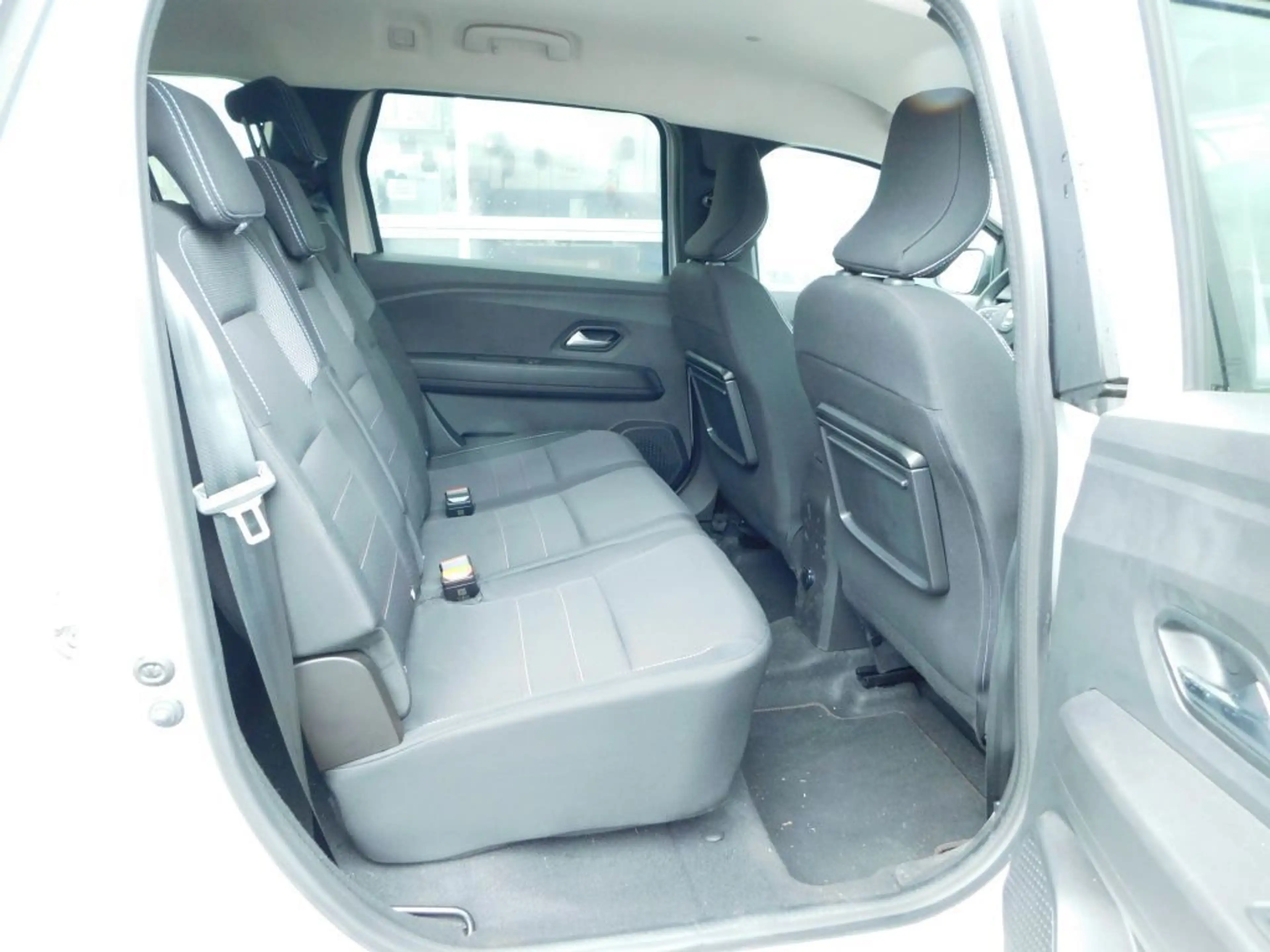 Dacia Jogger Extreme+ TCe 110 5-Sitzer — photo 11