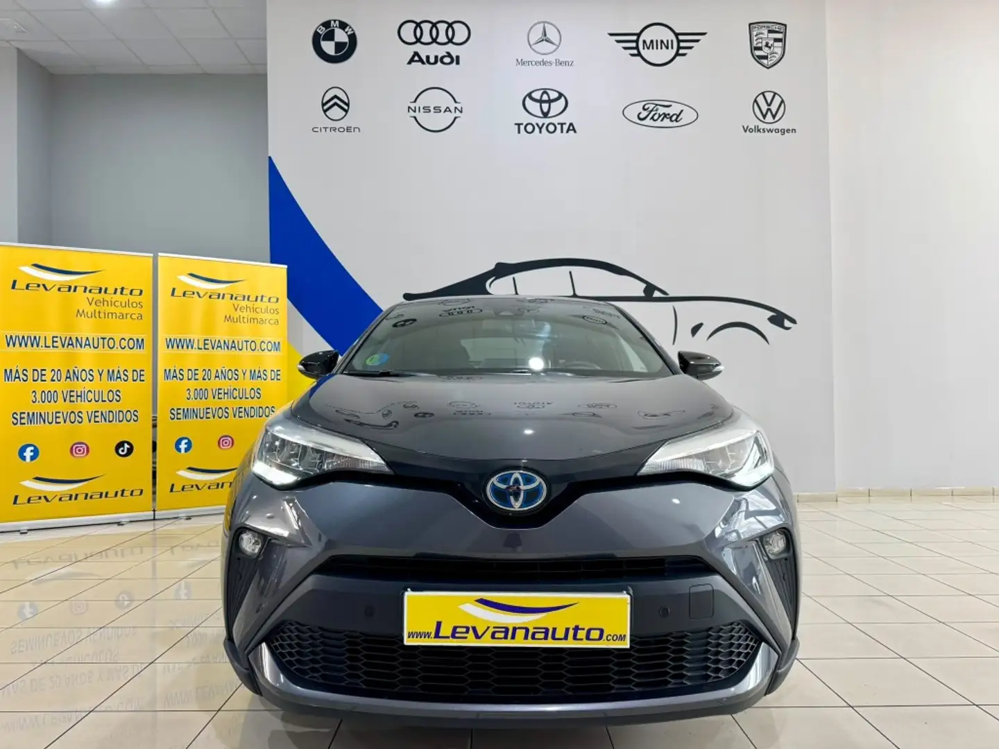 Toyota C-HR 125H Advance Gris - 2