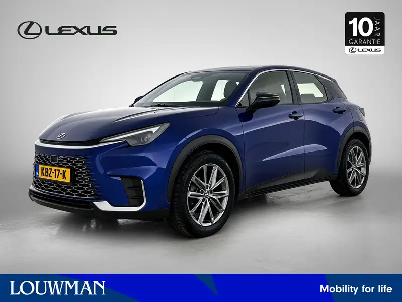 LEXUS Lbx