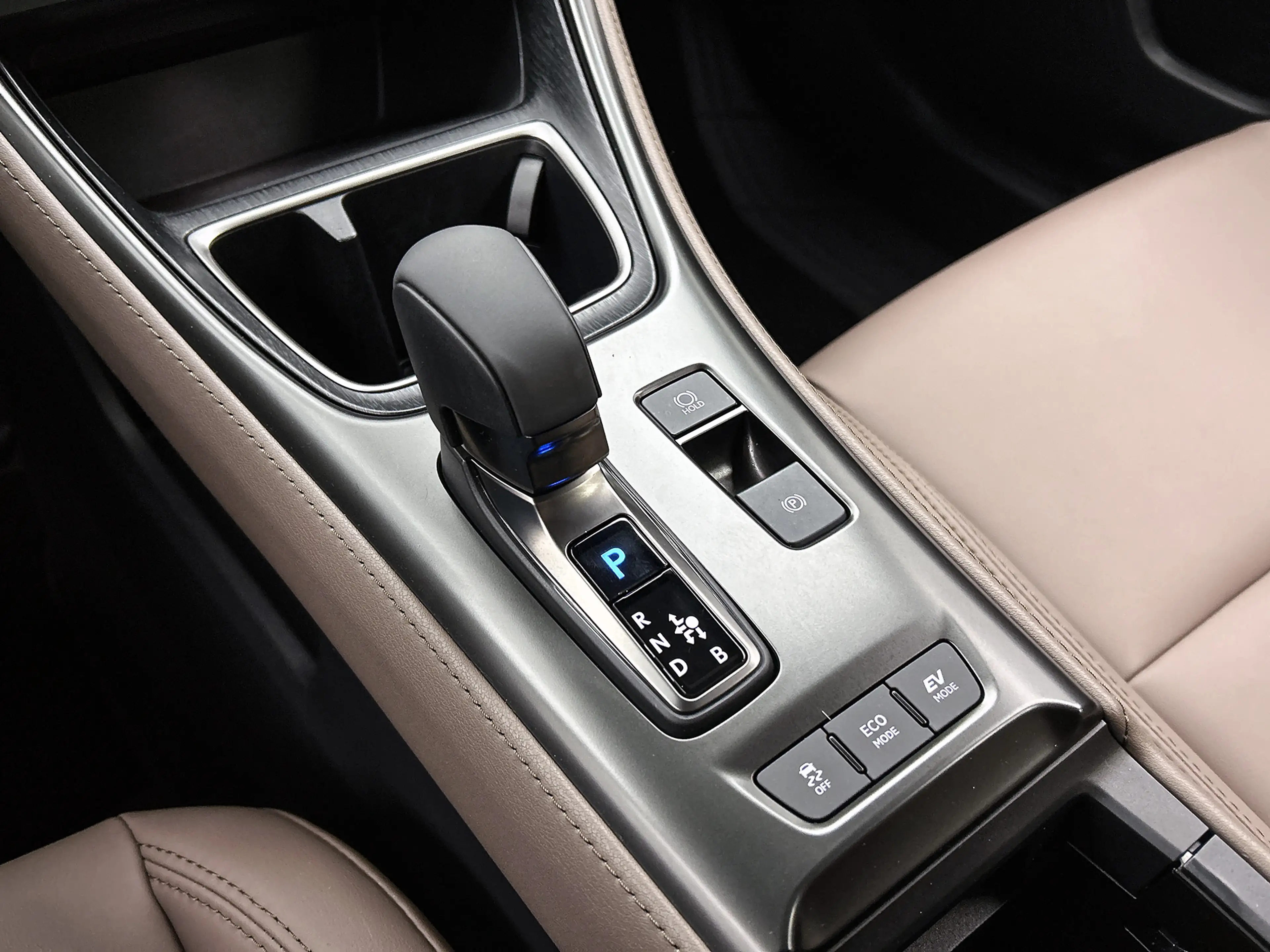 Lexus LBX Elegant 2WD | BTW Voertuig | Stoelverwarming | Led — photo 13