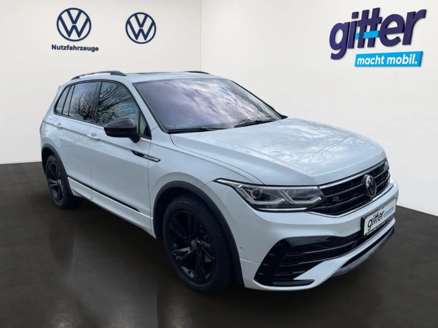 Volkswagen Tiguan 2.0 TDI R-LINE BLACK STYLE PANNO MATRIX AHK Blanco - 2