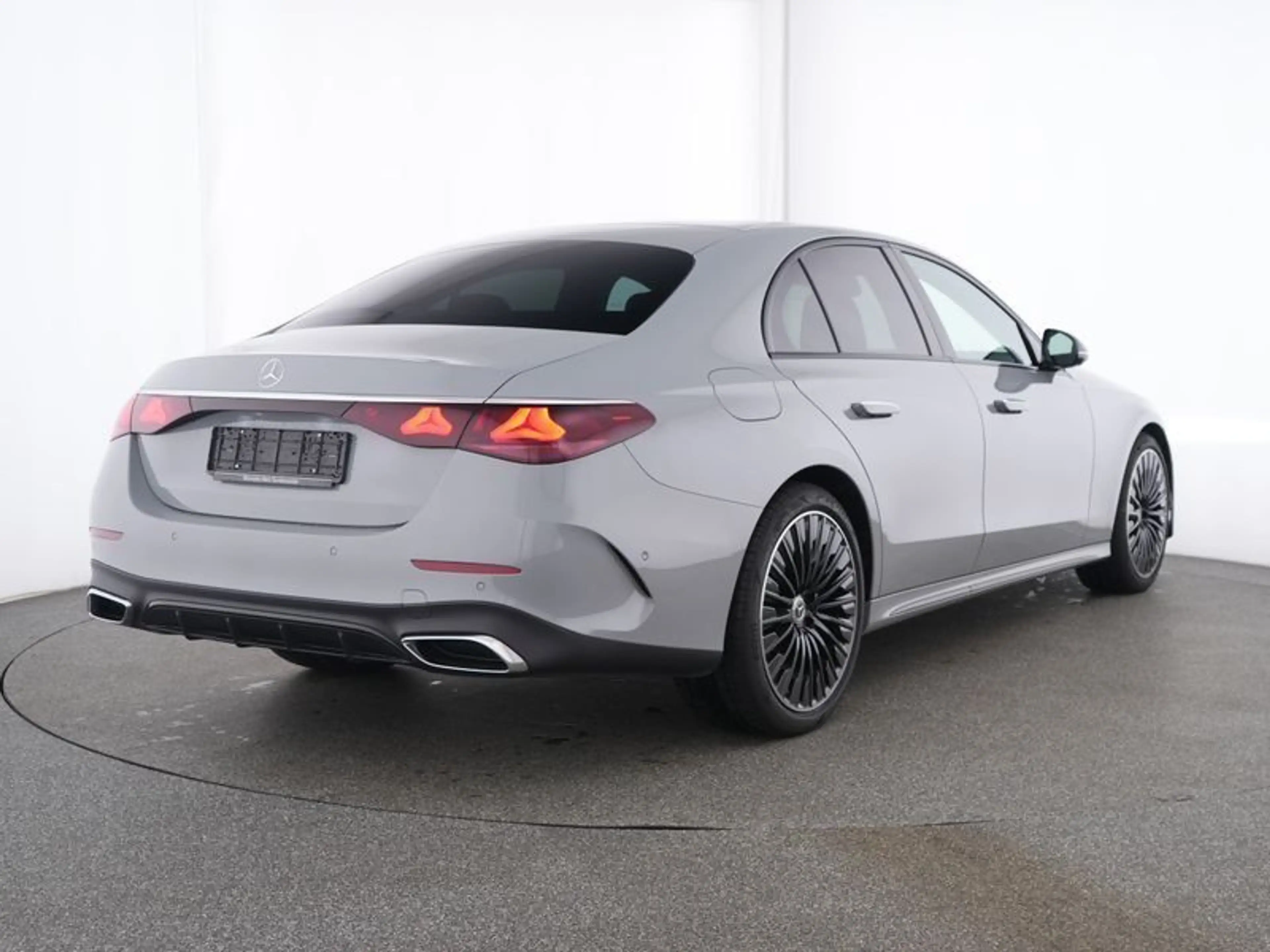 Mercedes-Benz E 220 d AMG Limo Night Burmest DIS Totw. AHK 20" — photo 2