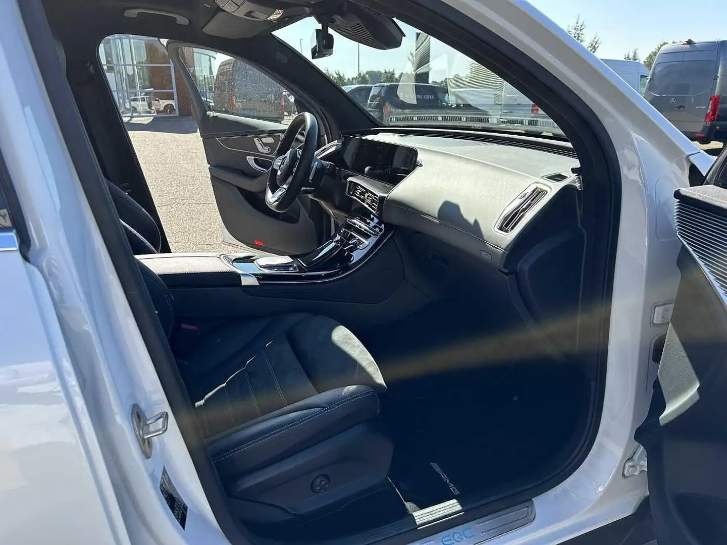 Mercedes-Benz EQC 400 4Matic AMG Line *5 JAAR GARANTIE* Wit - 2