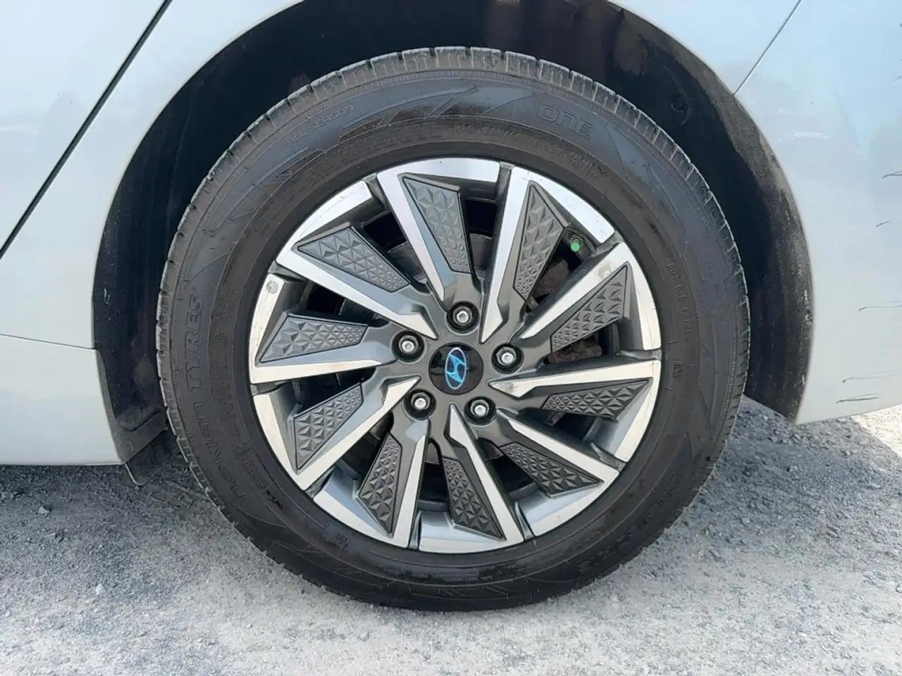 Hyundai IONIQ снимка Hyundai IONIQ