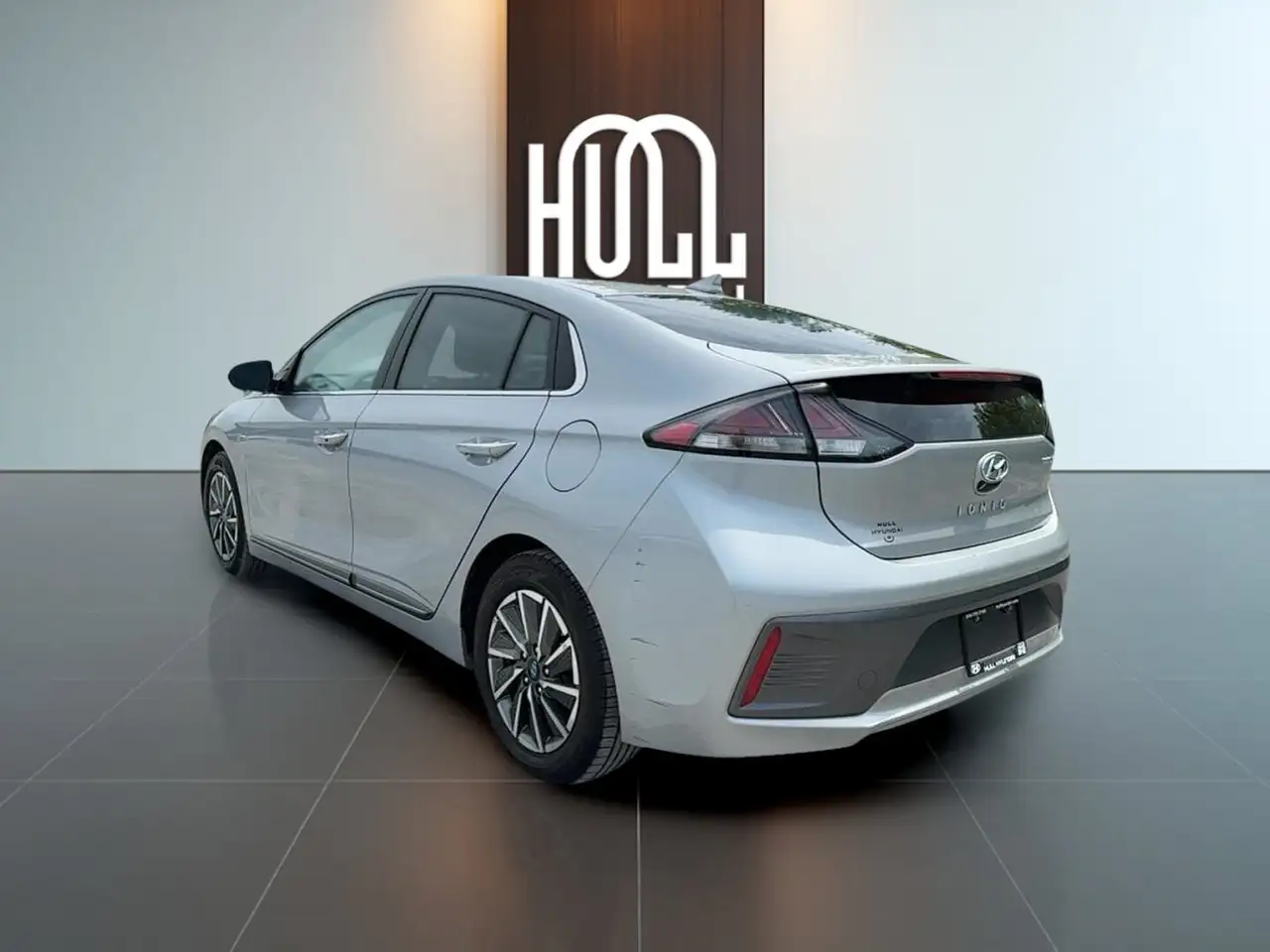 Hyundai IONIQ снимка Hyundai IONIQ