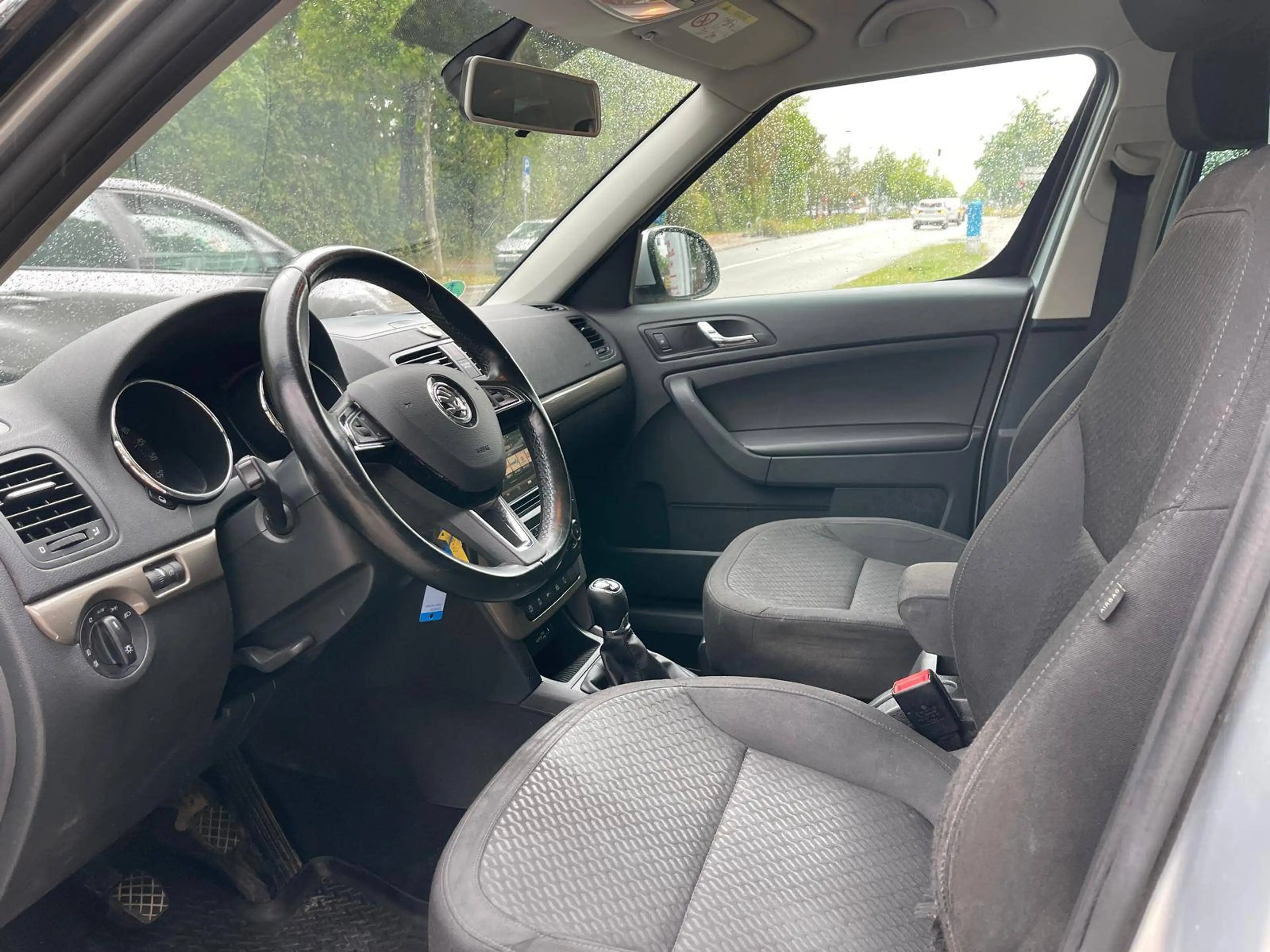 Skoda Yeti Style Outdoor 4x4 *TÜV 09/2027* — photo 10