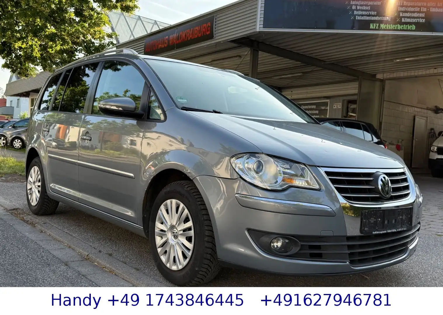 Volkswagen Touran 1.4 TSI Highline/2-Zonen Klima/PDC/AHK Grijs - 2