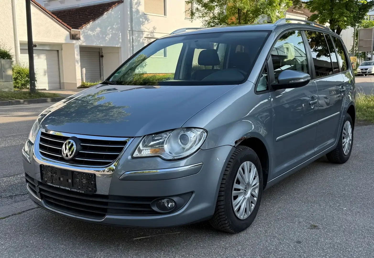 Volkswagen Touran 1.4 TSI Highline/2-Zonen Klima/PDC/AHK Grau - 1
