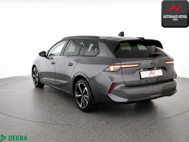 Opel Astra view 3