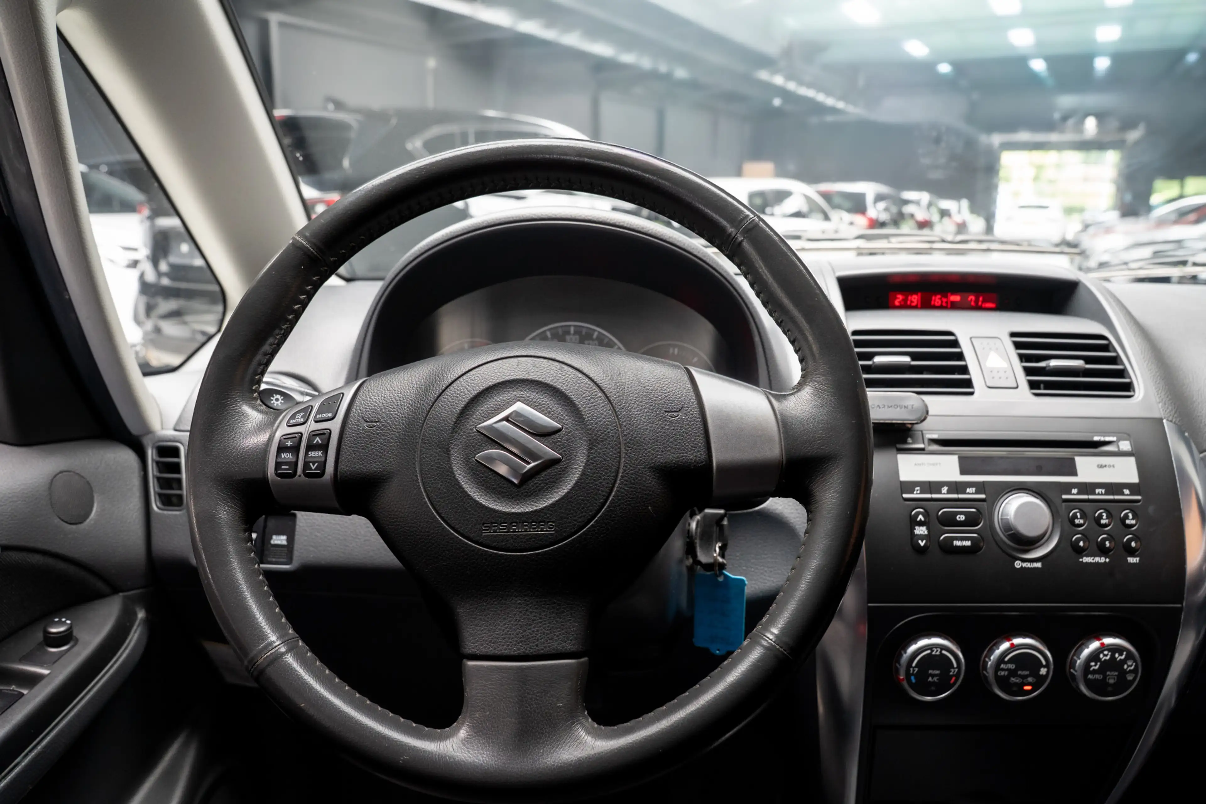 Suzuki SX4 1.6 Comfort — photo 16