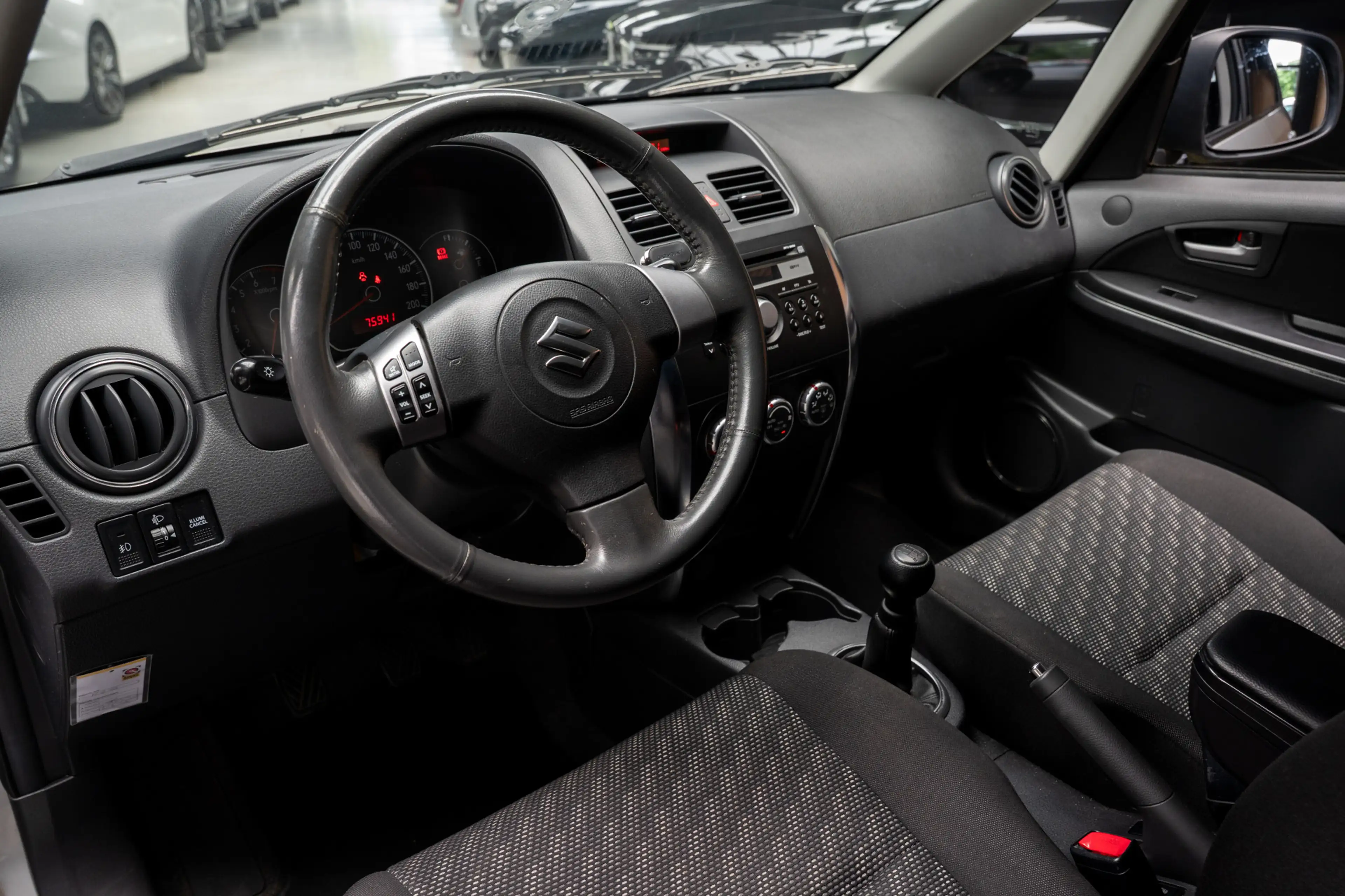 Suzuki SX4 1.6 Comfort — photo 11
