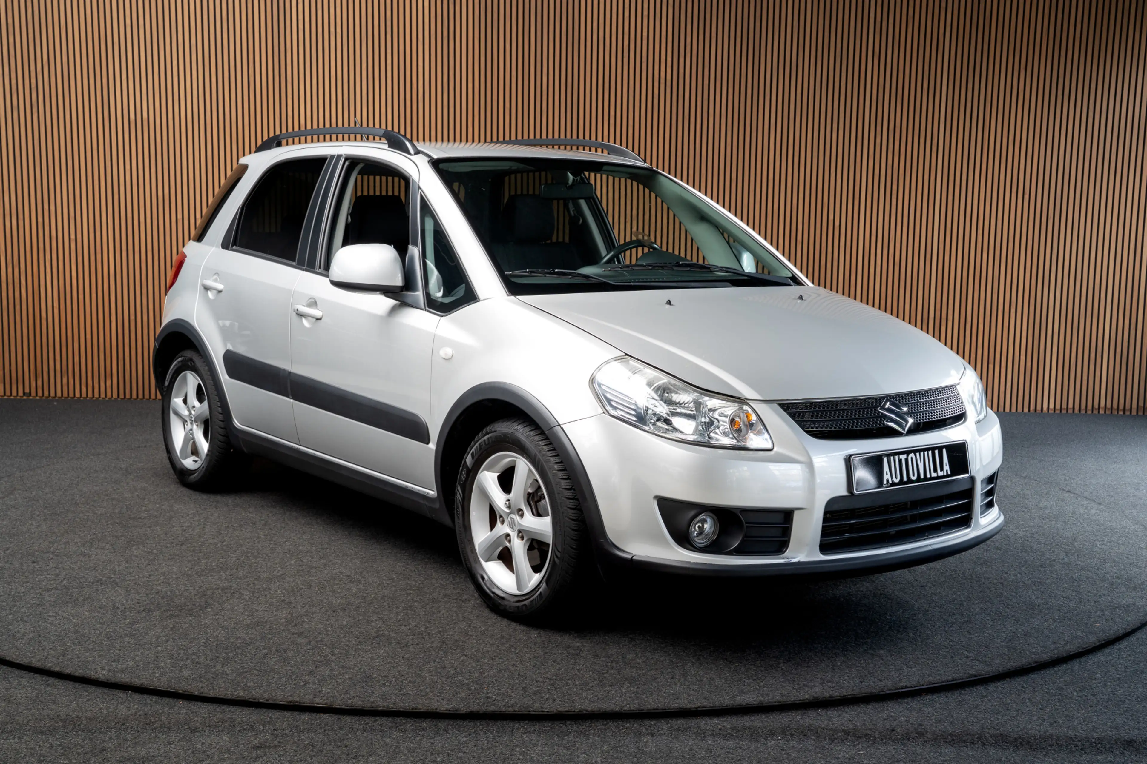 Suzuki SX4 1.6 Comfort — photo 8