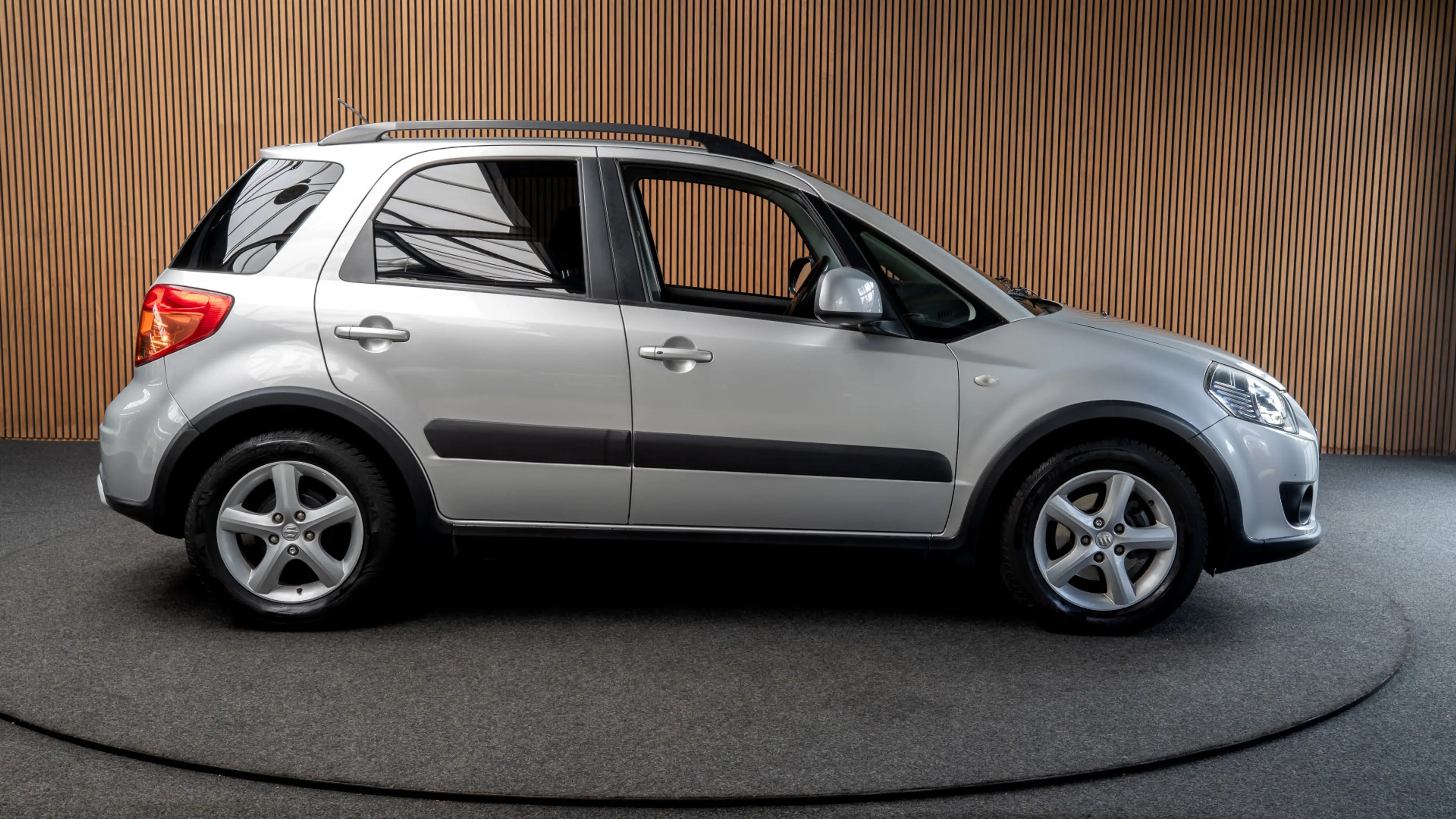 Suzuki SX4 1.6 Comfort — photo 7