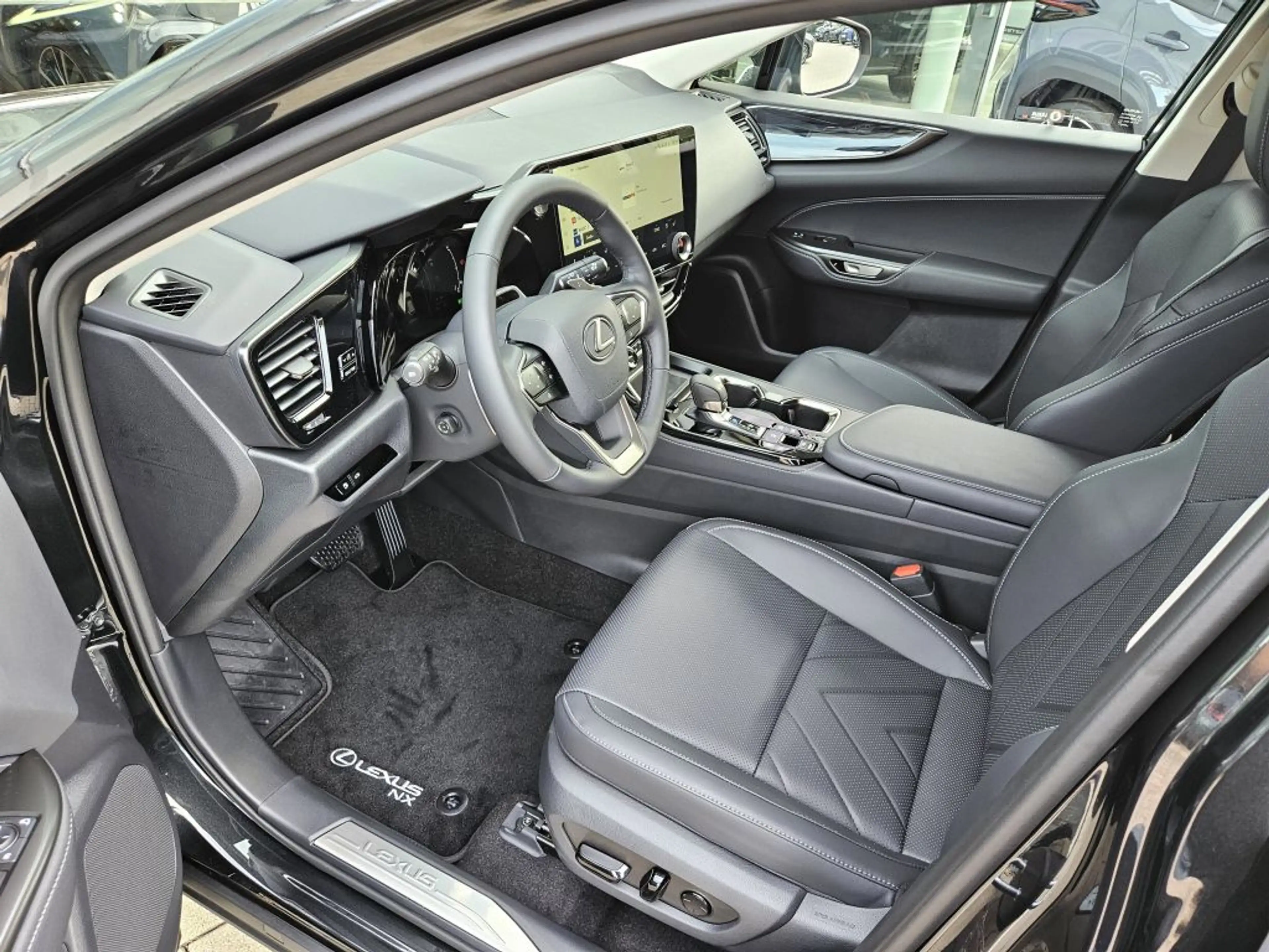 Lexus NX 450h+ E-FOUR Executive — photo 5