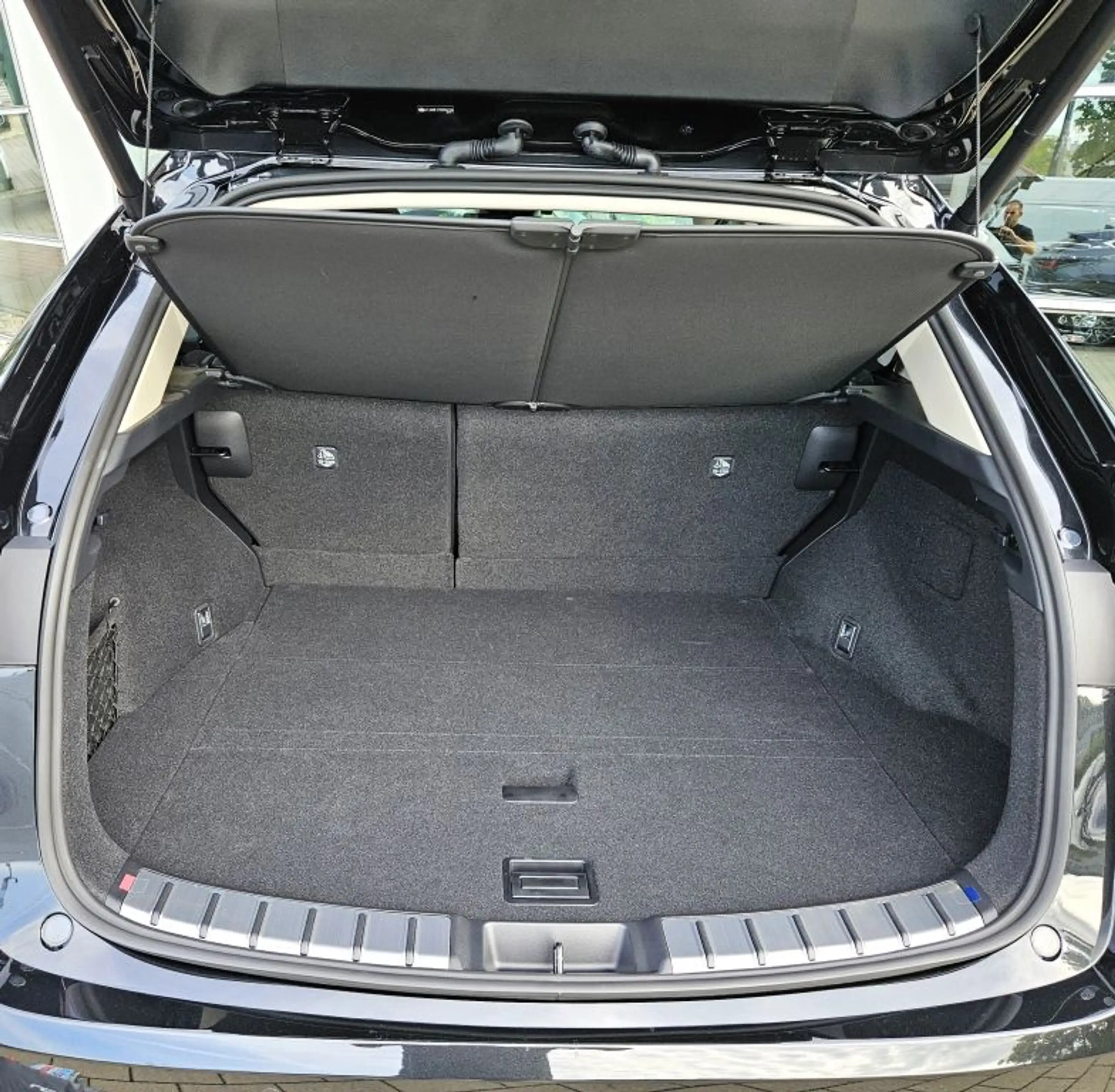 Lexus NX 450h+ E-FOUR Executive — photo 8