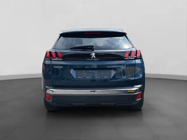 Peugeot 3008 view 4