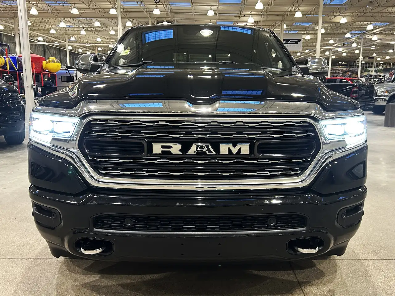 RAM 1500 снимка RAM 1500