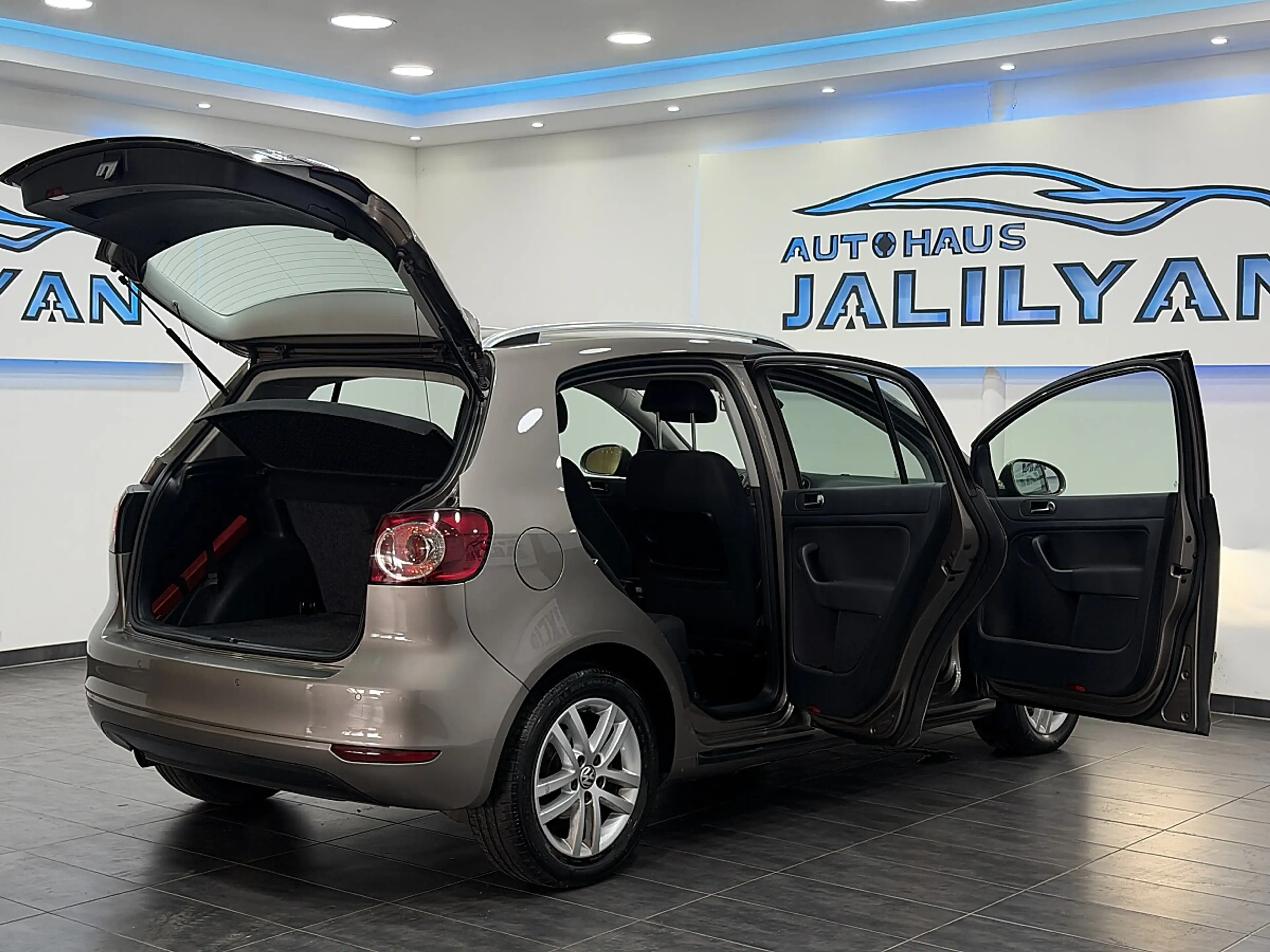Volkswagen Golf Plus Sky BMT 1,6 TDI DPF DSG — photo 12