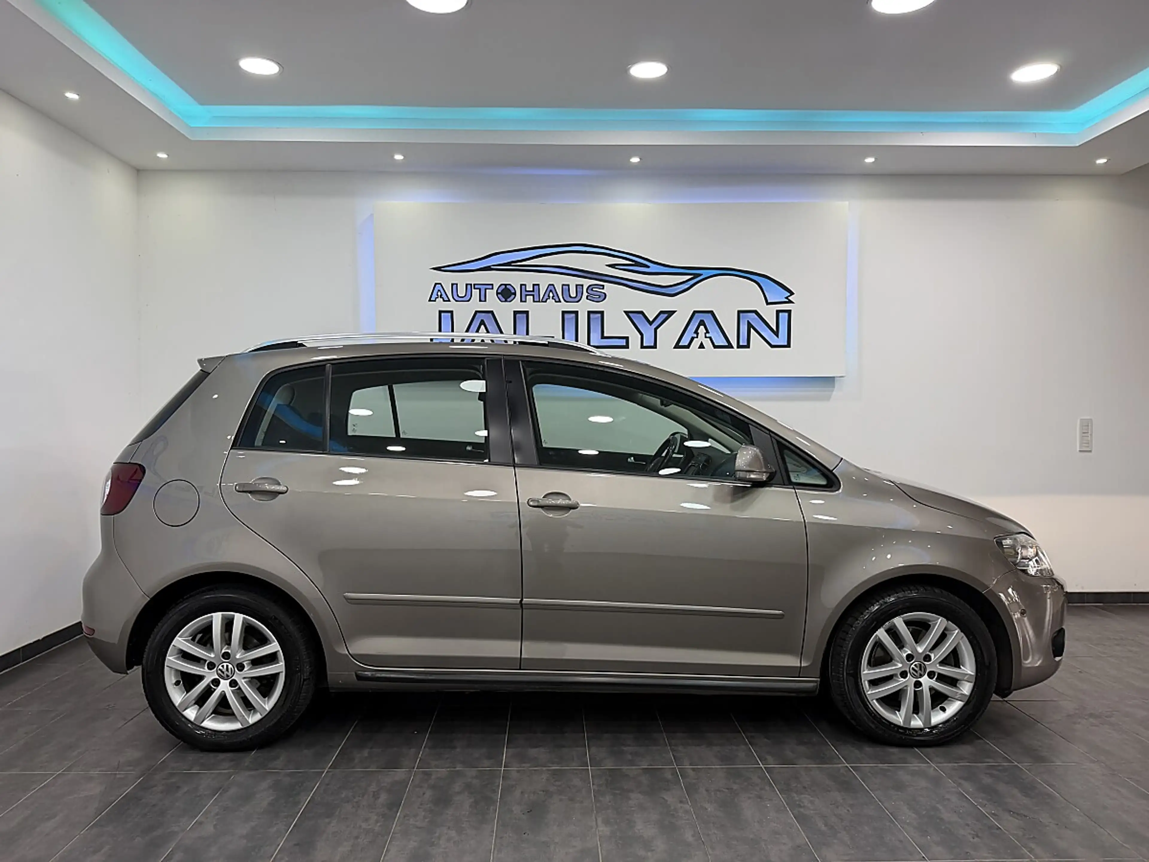 Volkswagen Golf Plus Sky BMT 1,6 TDI DPF DSG — photo 7
