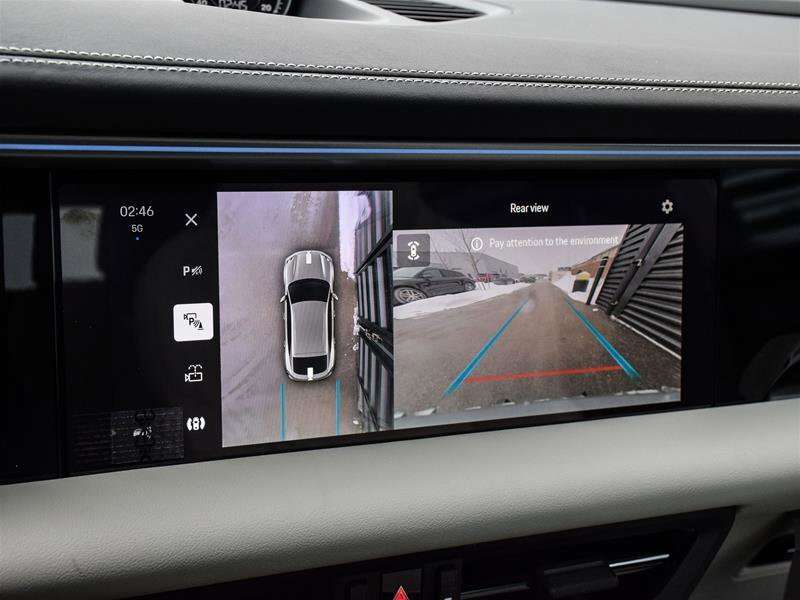 2025 Porsche Macan Electric 4S thumb 31