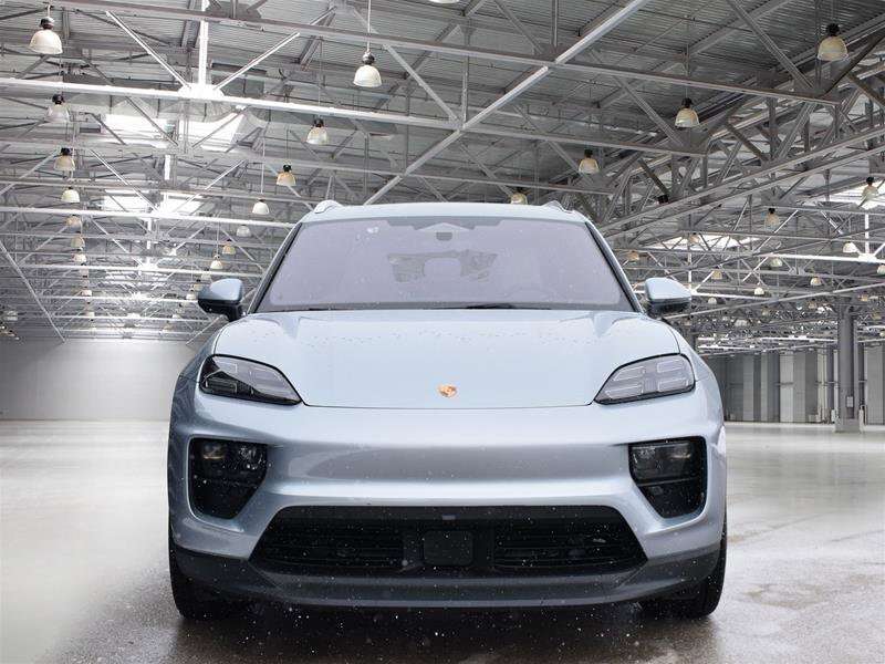 2025 Porsche Macan Electric 4S alt 4