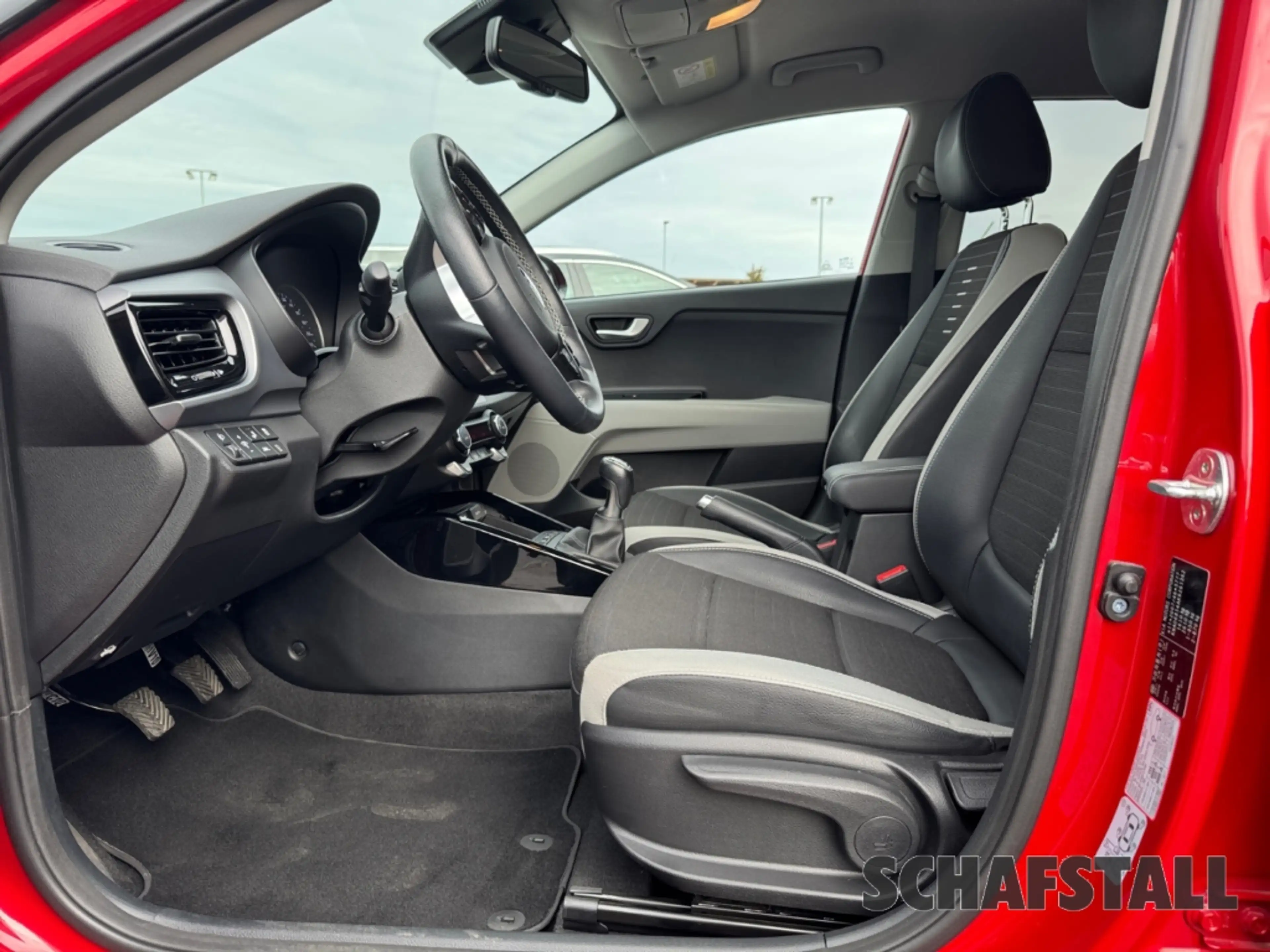 Kia Stonic Spirit NAVI KEYLESS TEMPOMAT KAMERA TOT-WINKEL KLI — photo 10