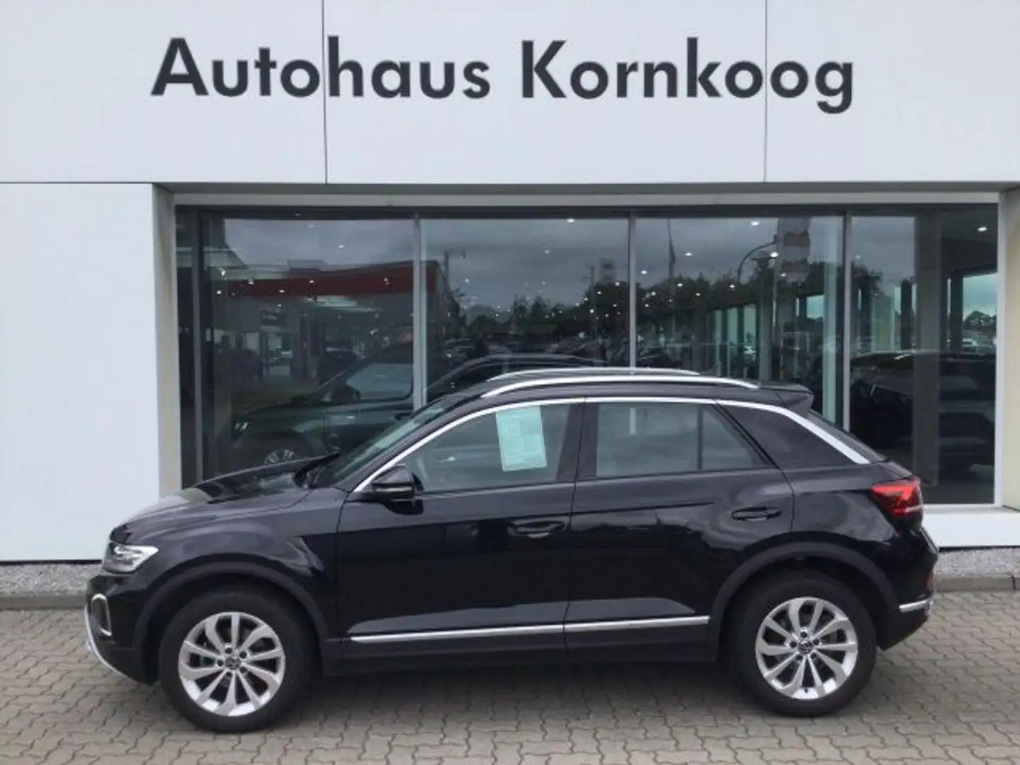 Volkswagen T-Roc 1.5 TSI DSG OPF Style LED ACC APP Kamera Schwarz - 1