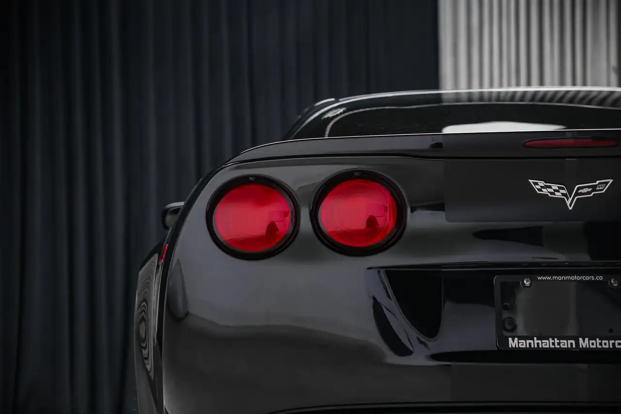 Chevrolet Corvette снимка Chevrolet Corvette