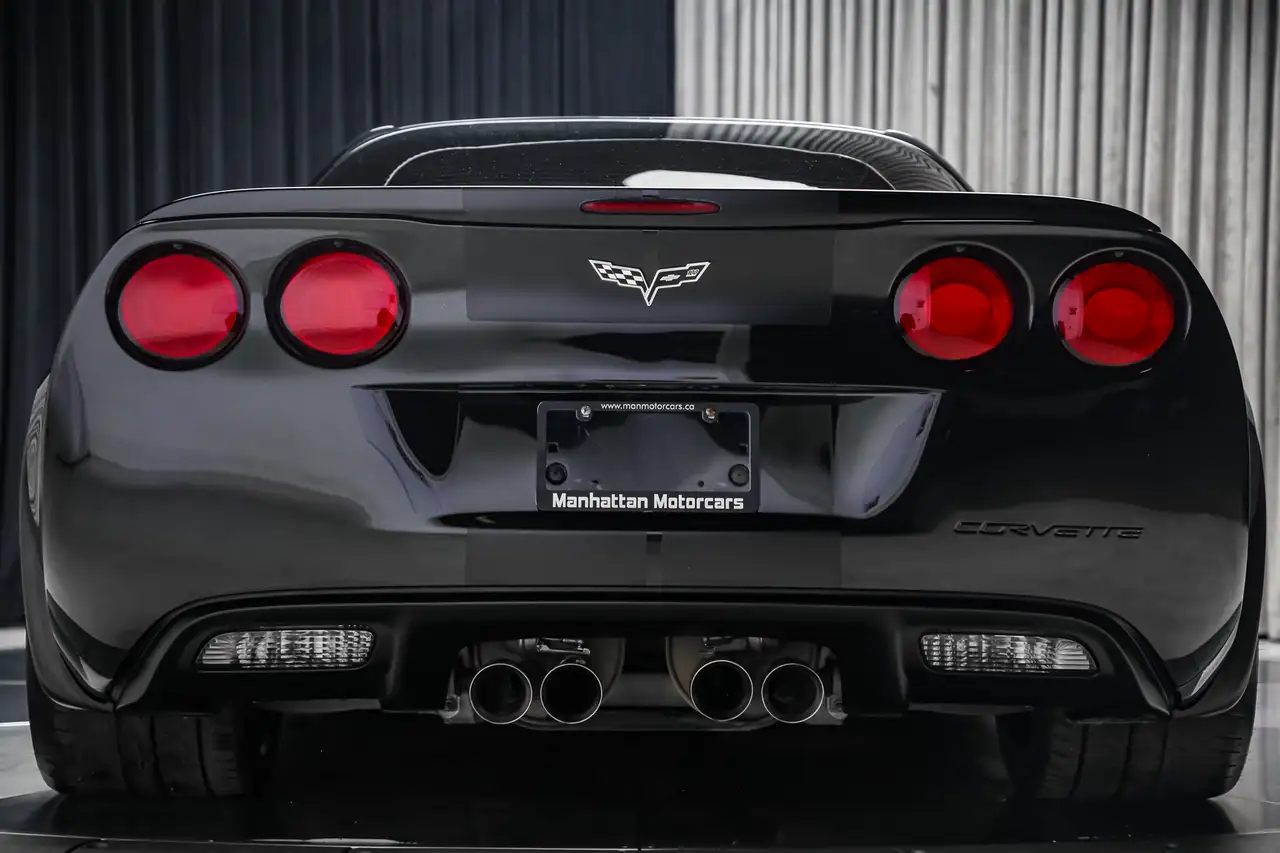Chevrolet Corvette снимка Chevrolet Corvette