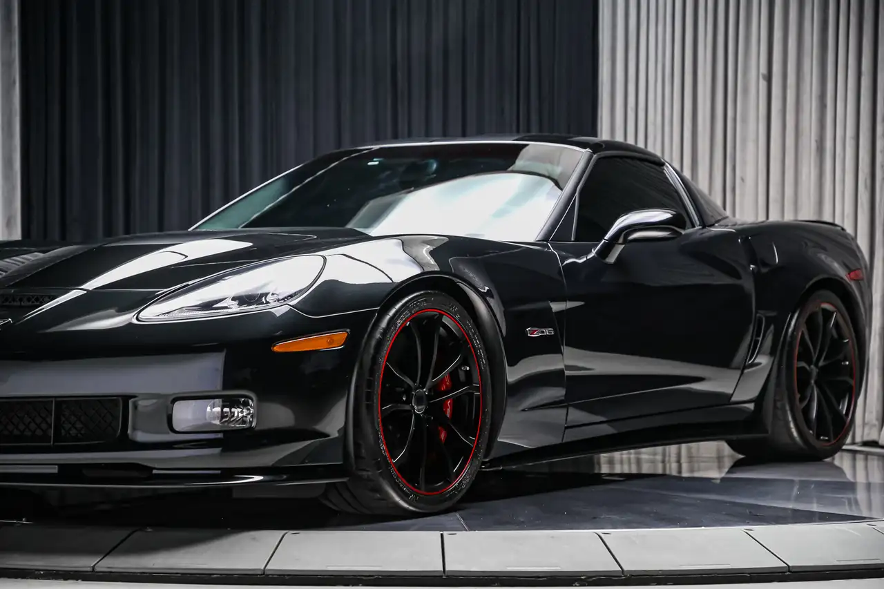 Chevrolet Corvette снимка Chevrolet Corvette