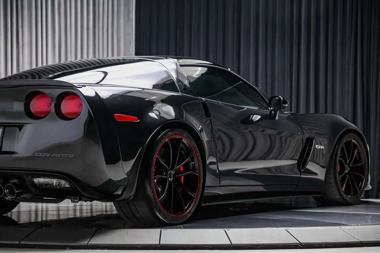 Chevrolet Corvette снимка Chevrolet Corvette
