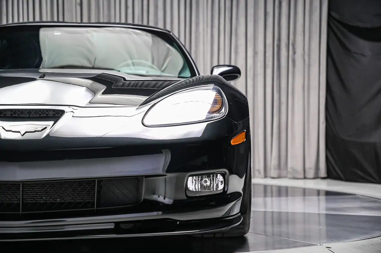 Chevrolet Corvette снимка Chevrolet Corvette