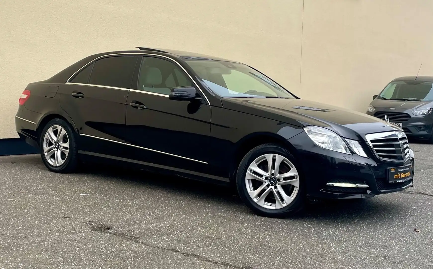 Mercedes-Benz E 350 CDI Lim. 4Matic PANO BI-XEN 4X SHZ COMAND Noir - 1