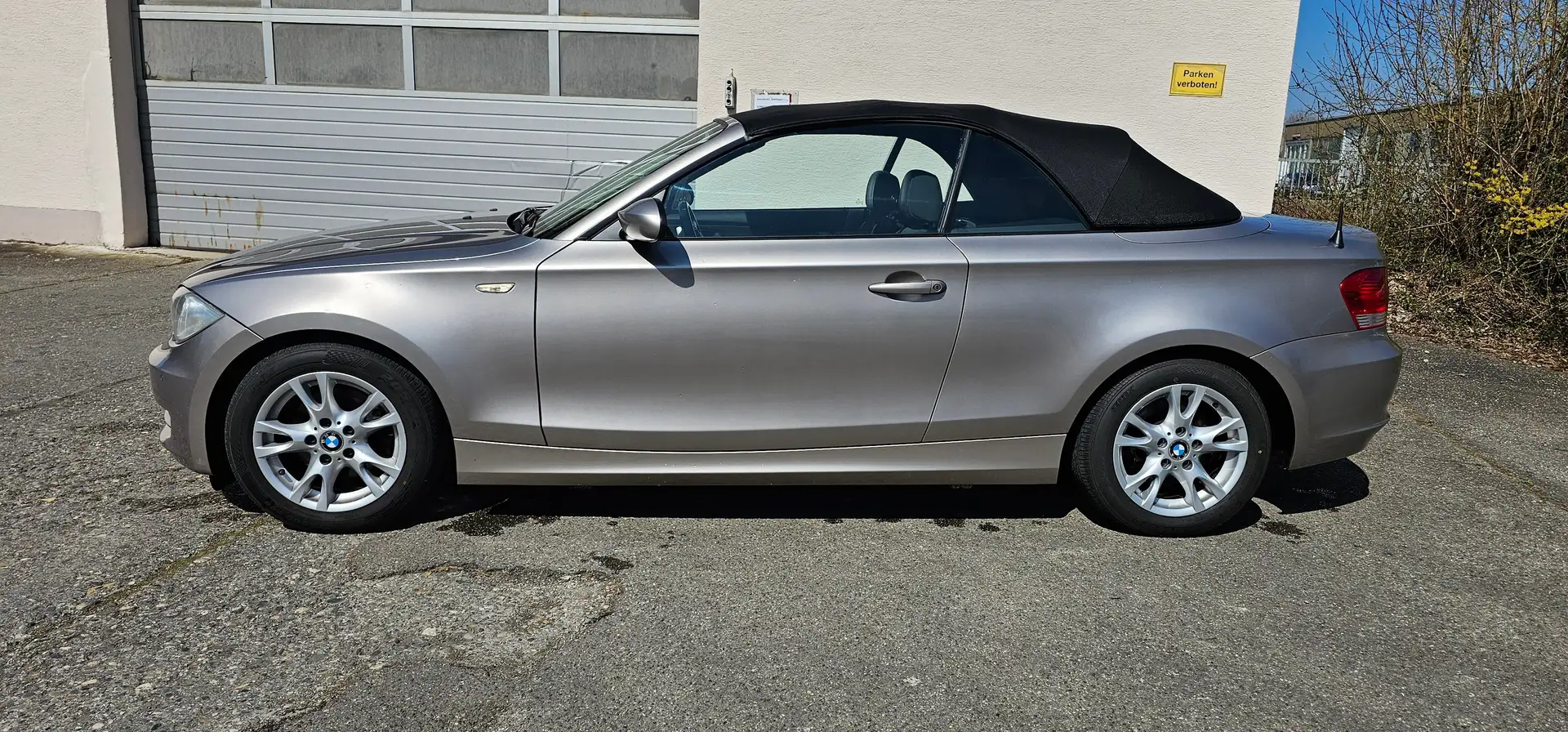 BMW 120 1er Cabrio 120i Cabrio Aut. Beige - 2