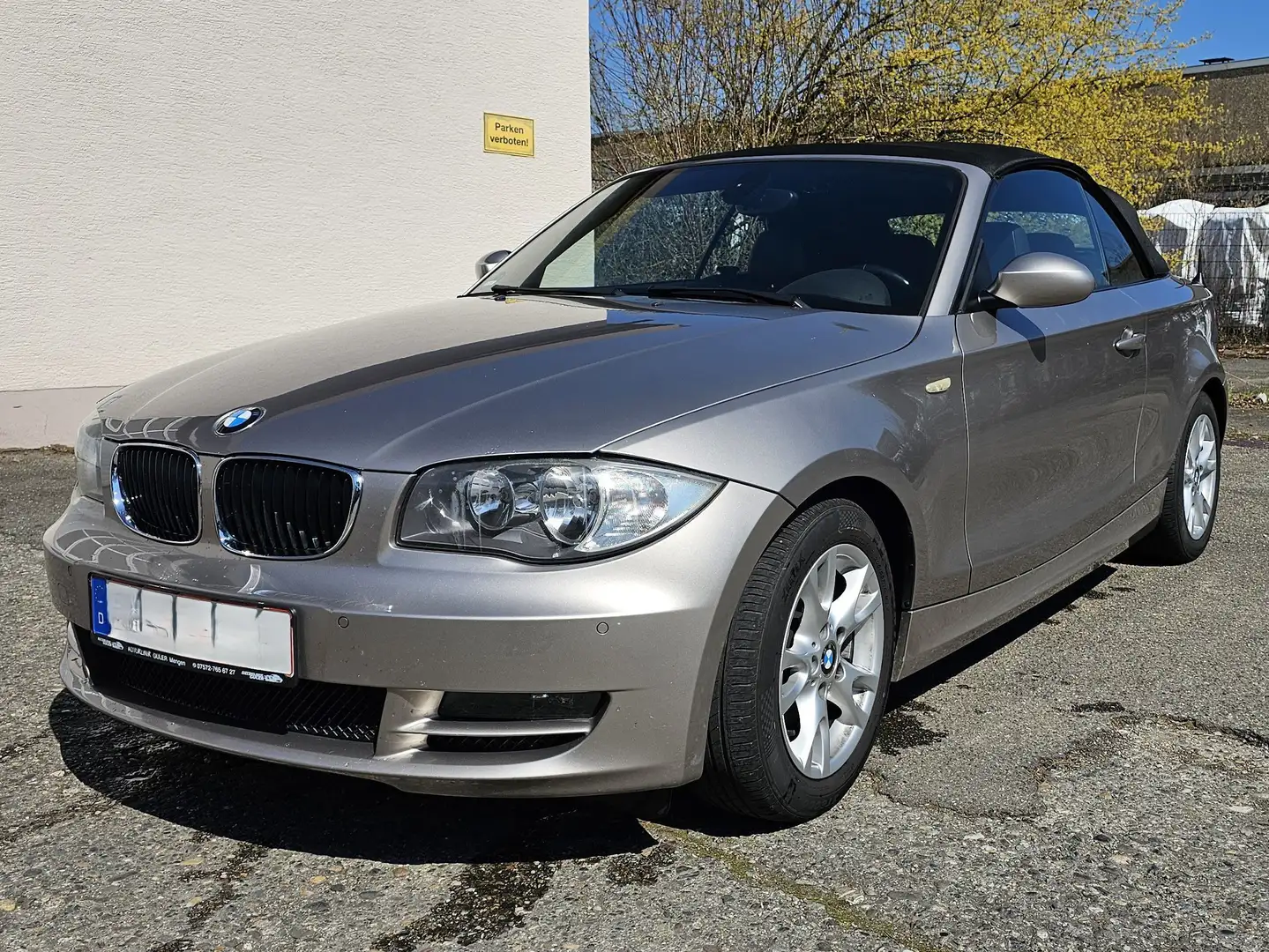 BMW 120 1er Cabrio 120i Cabrio Aut. Beige - 1