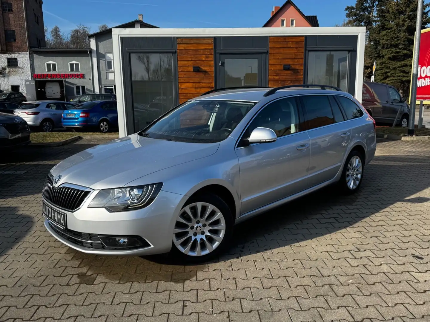 Skoda Superb Combi 2.0 TDI DSG Exclusive *NAV*XEN*MEM* Silber - 1