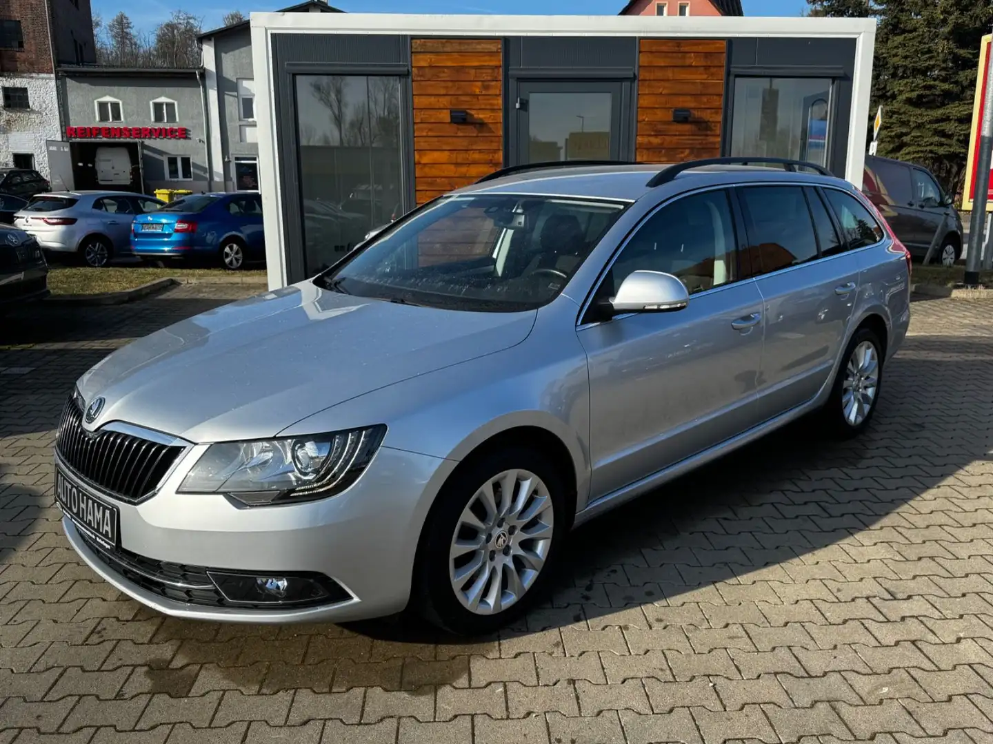 Skoda Superb Combi 2.0 TDI DSG Exclusive *NAV*XEN*MEM* Silber - 2