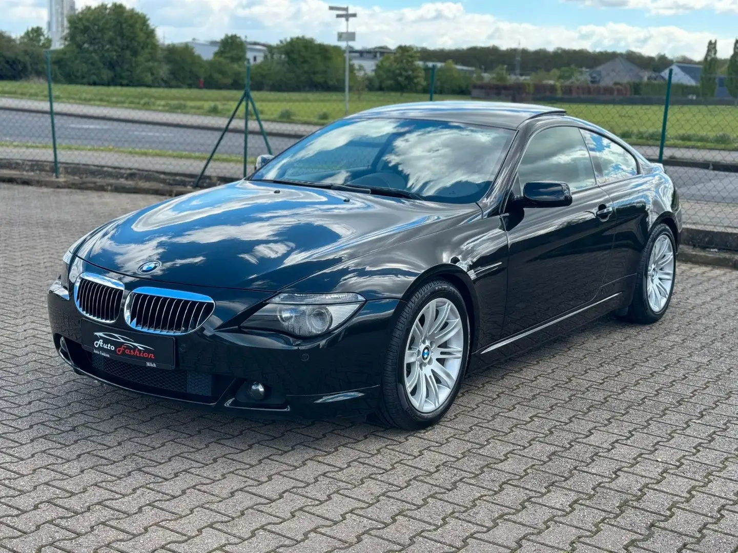 BMW 650 CI Coupe Scheckheft gepflegt Panoramadach Noir - 1