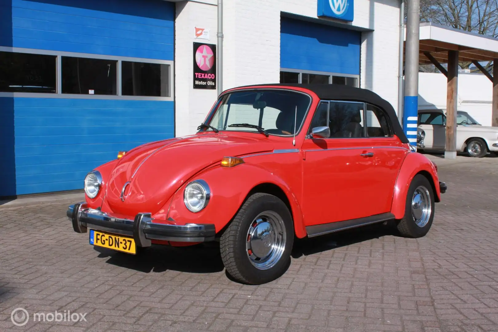 Volkswagen Kever Cabriolet 1303 LS Roşu - 1