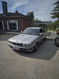 750i