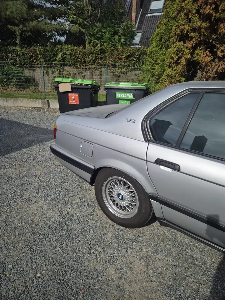 BMW 750i, foto 3