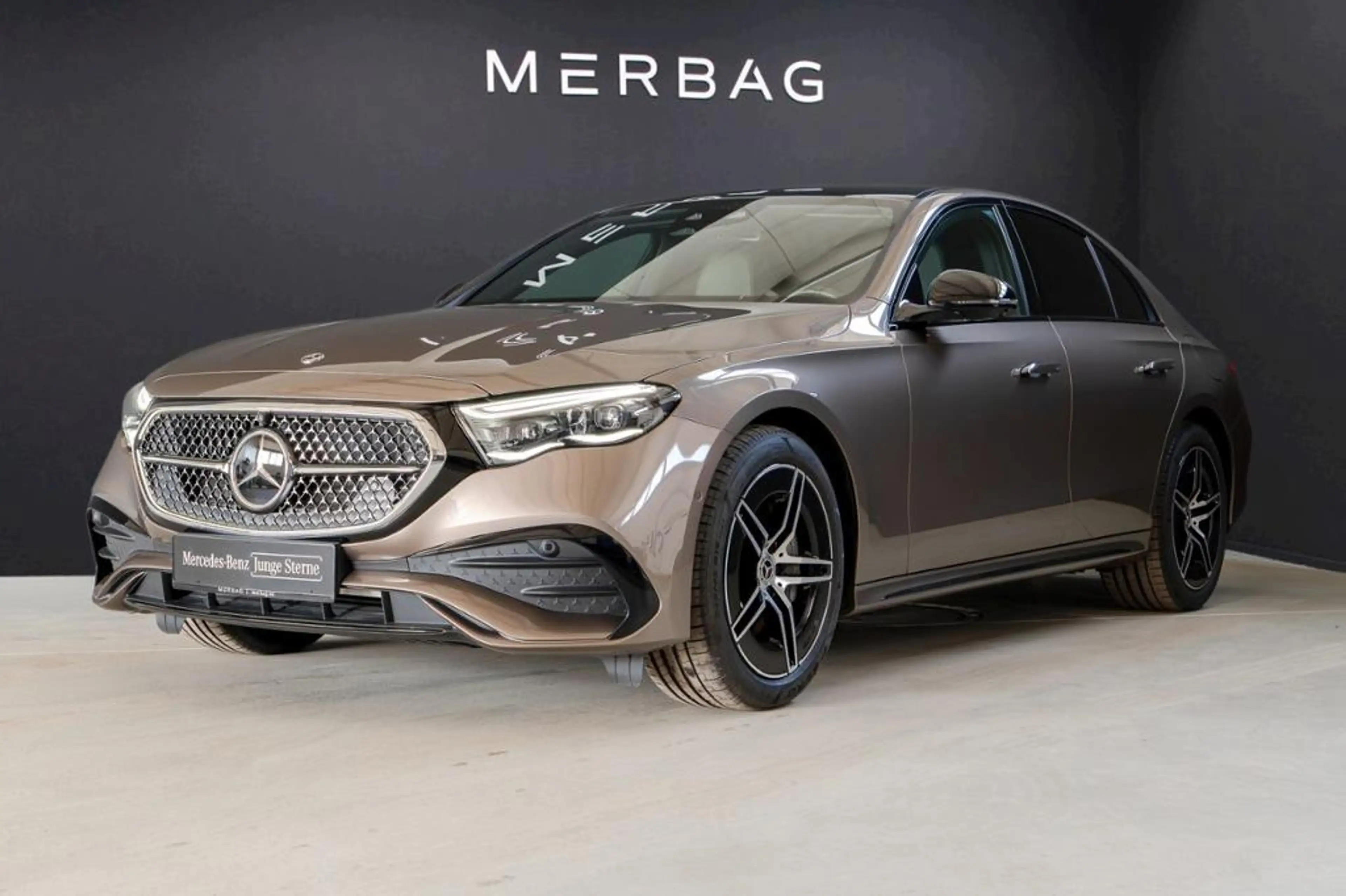 Mercedes-Benz E 400 e 4M *AMG Night Pano AHK Digital 360 DC+ — photo 10