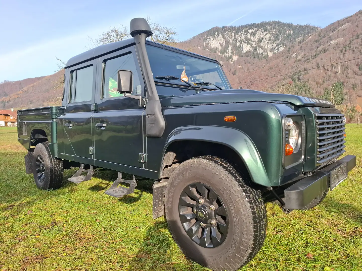 Land Rover Defender 130 Td4 2,4 Puma Motor Grün - 1